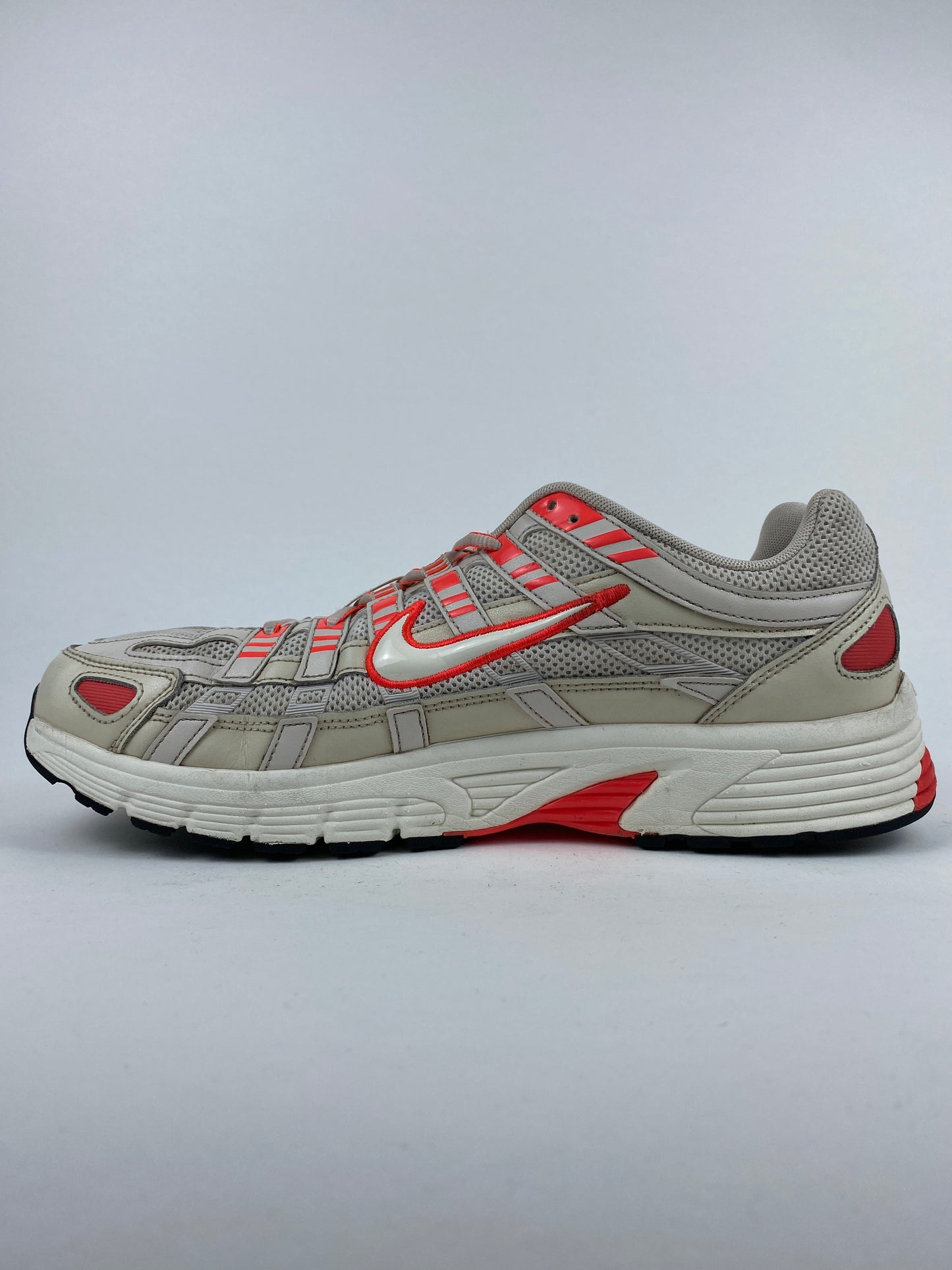 Nike P-6000 Beige Red (Taille 46)