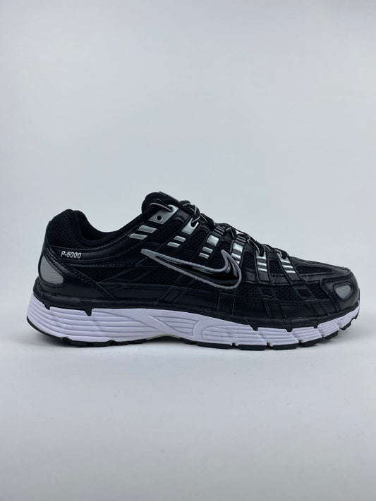 Nike P-6000 Black White Metallic Silver (Taille 40)