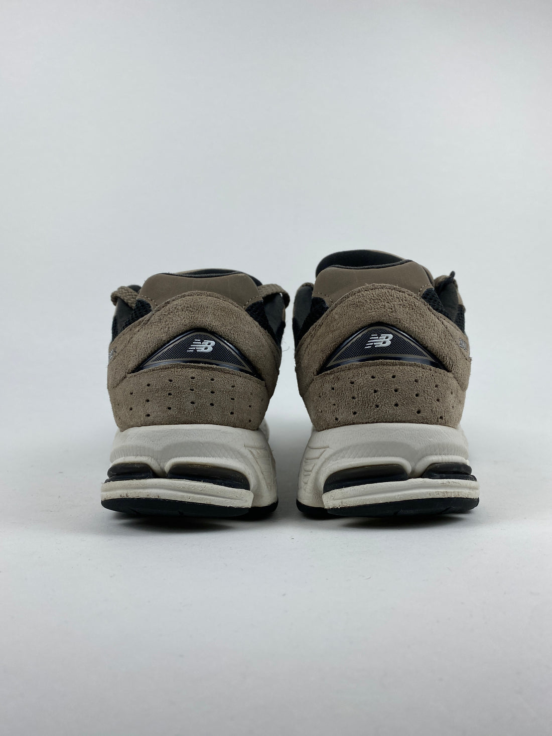 New Balance 2002R Driftwood Noir