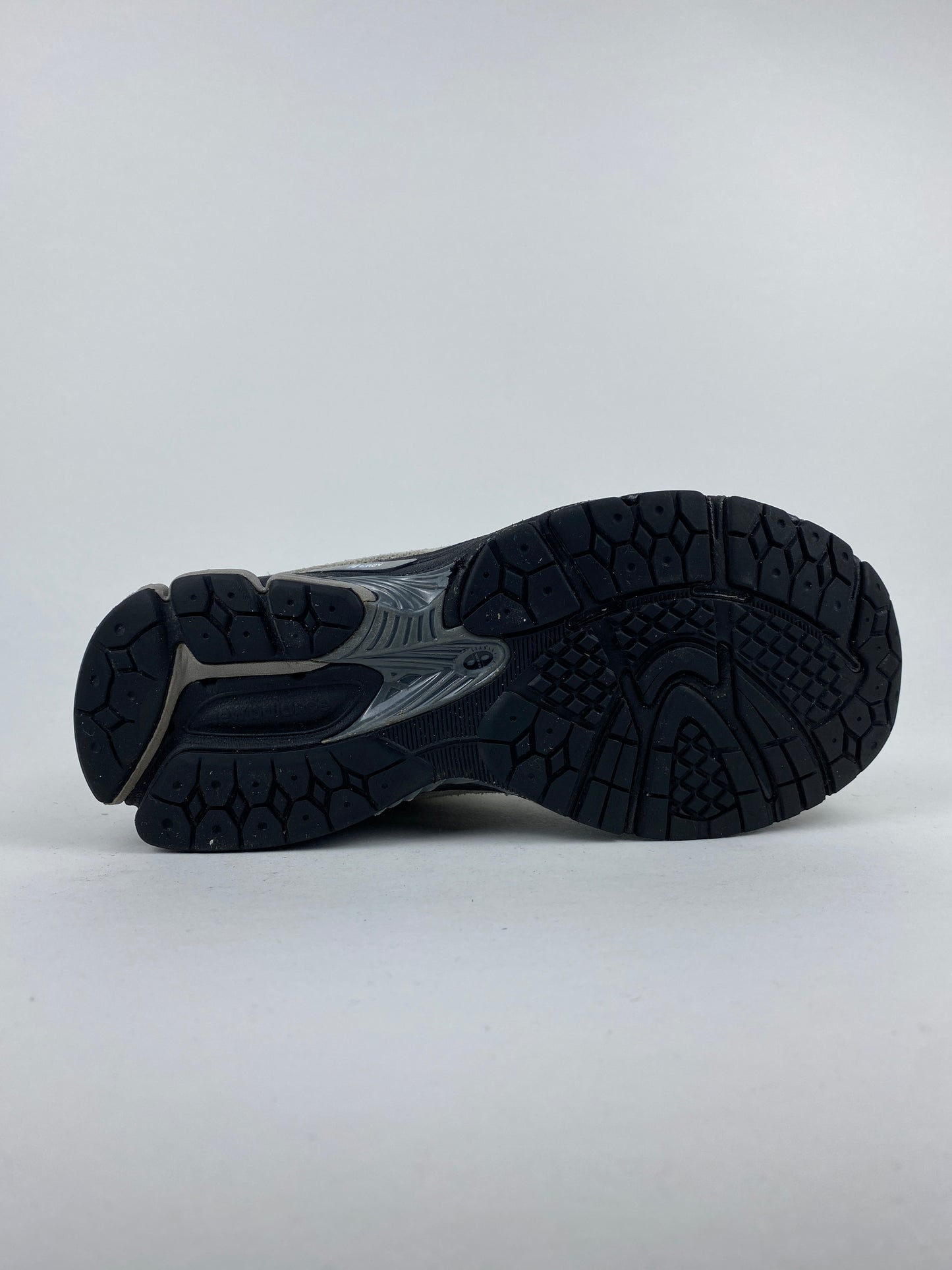 New Balance 2002R Big Kid Castlerock Black (Taille 42)