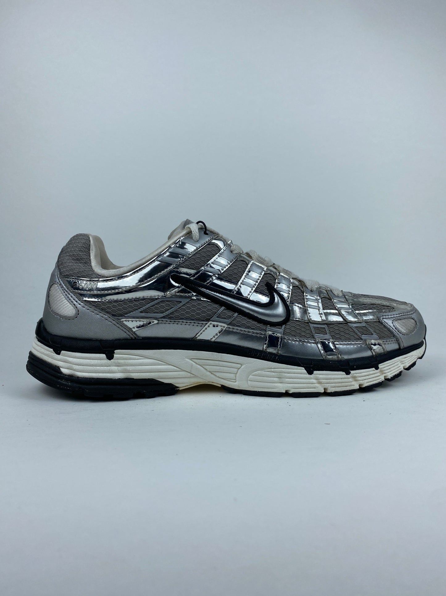 Nike P-6000 Metallic Silver (Taille 45)