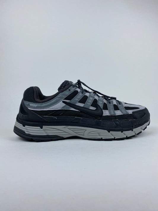 Nike P-6000 Anthracite Smoke Grey (Taille 43)