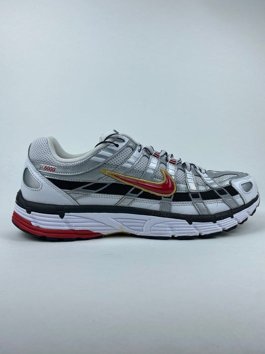 Nike P-6000 White Gold Red (Taille 44,5)