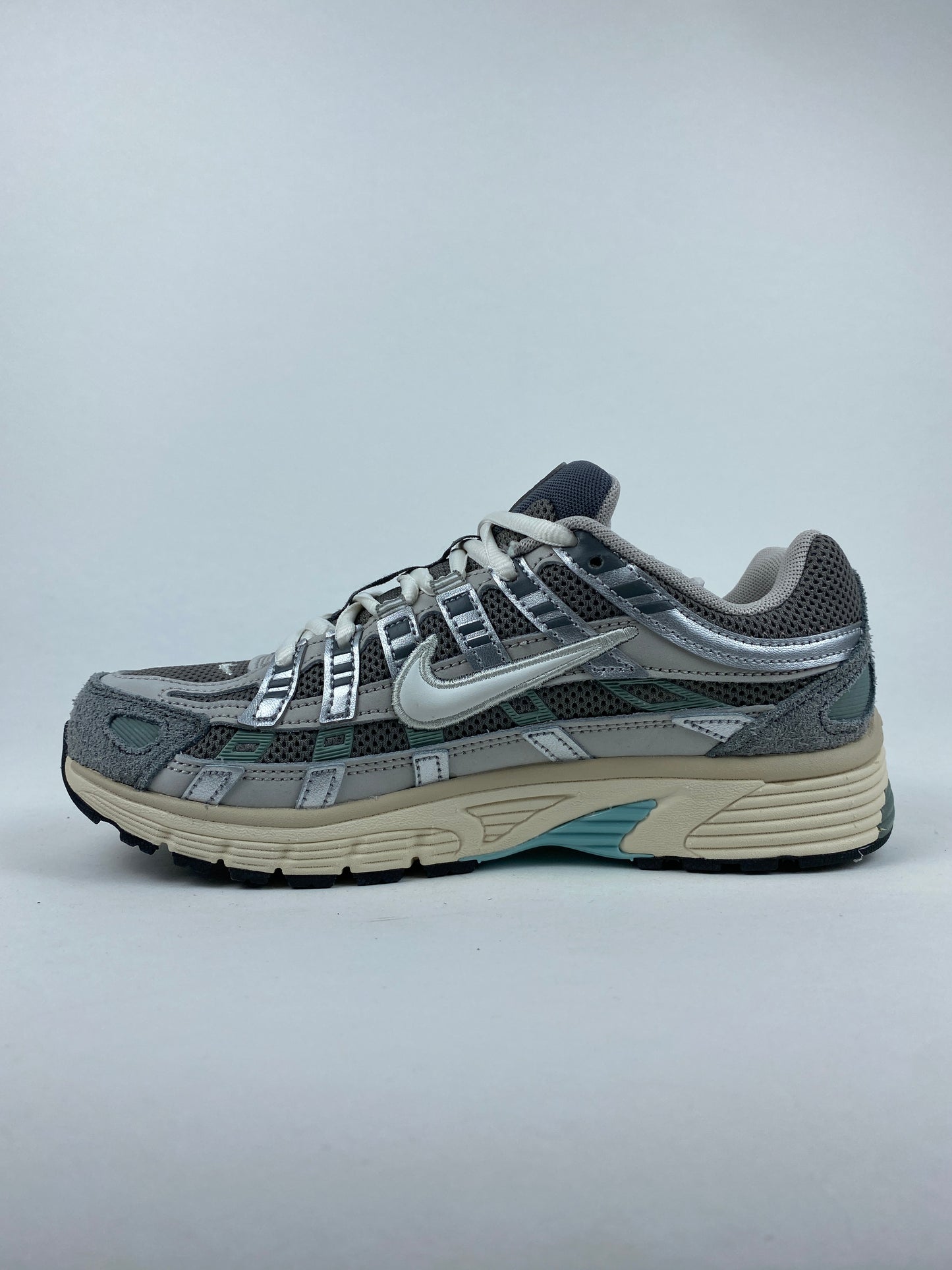 Nike P-6000 Flat Pewter (Taille 36,5)