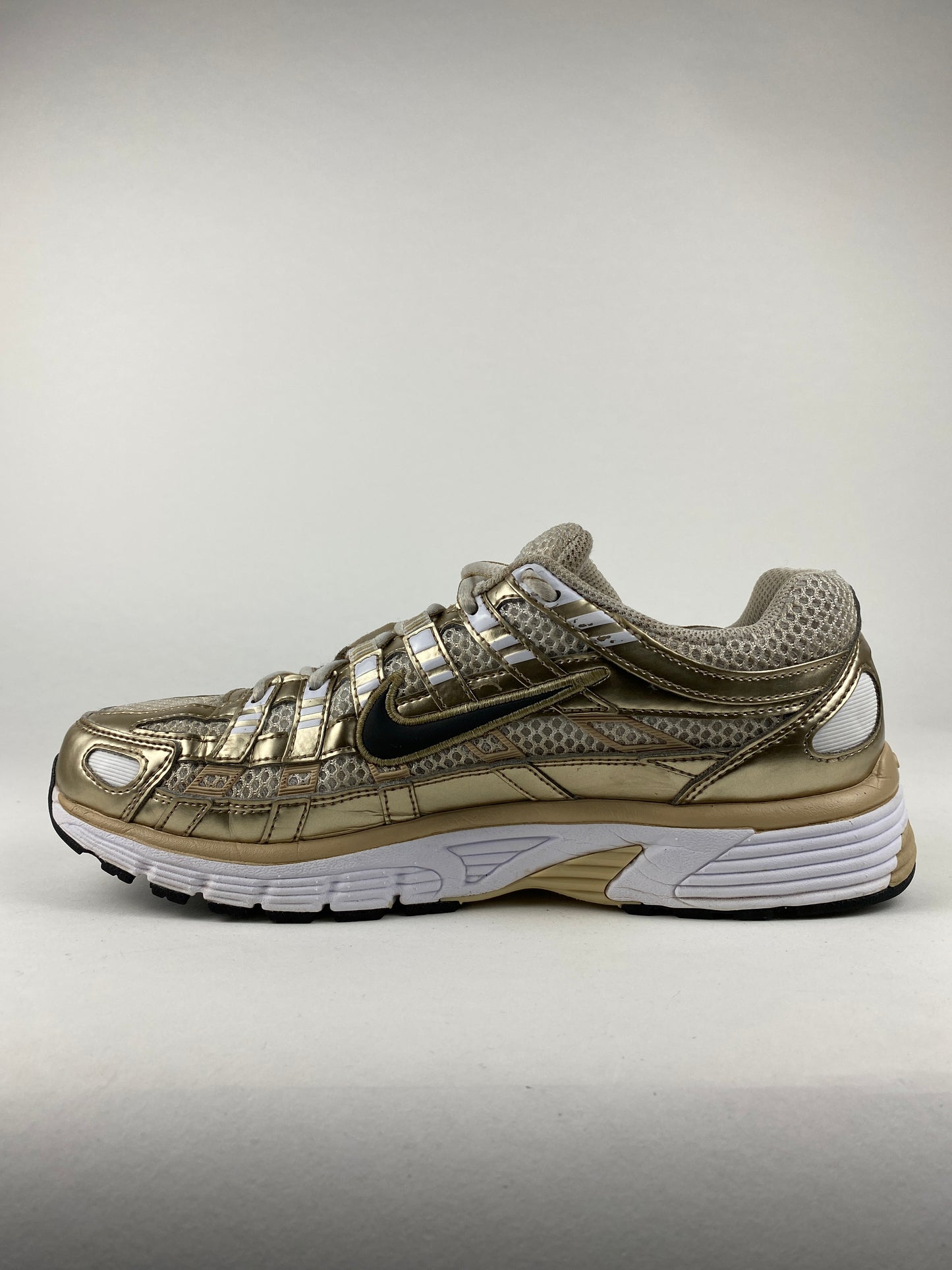 Nike P-6000 Gold (Taille 40,5)