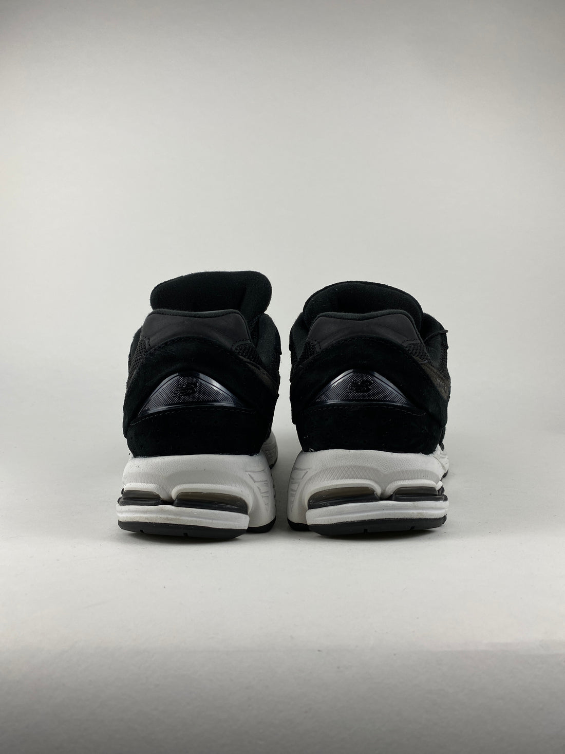 New Balance 2002R Black Gunmetal