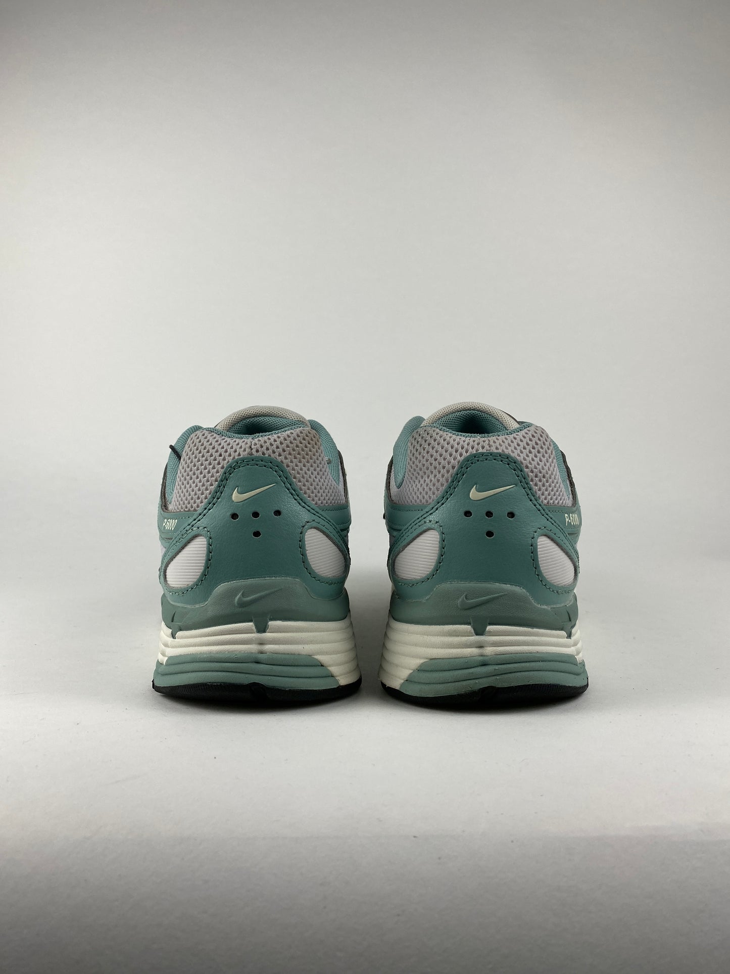 Nike P-6000 Cannon Pearl Platinum (Taille 41)