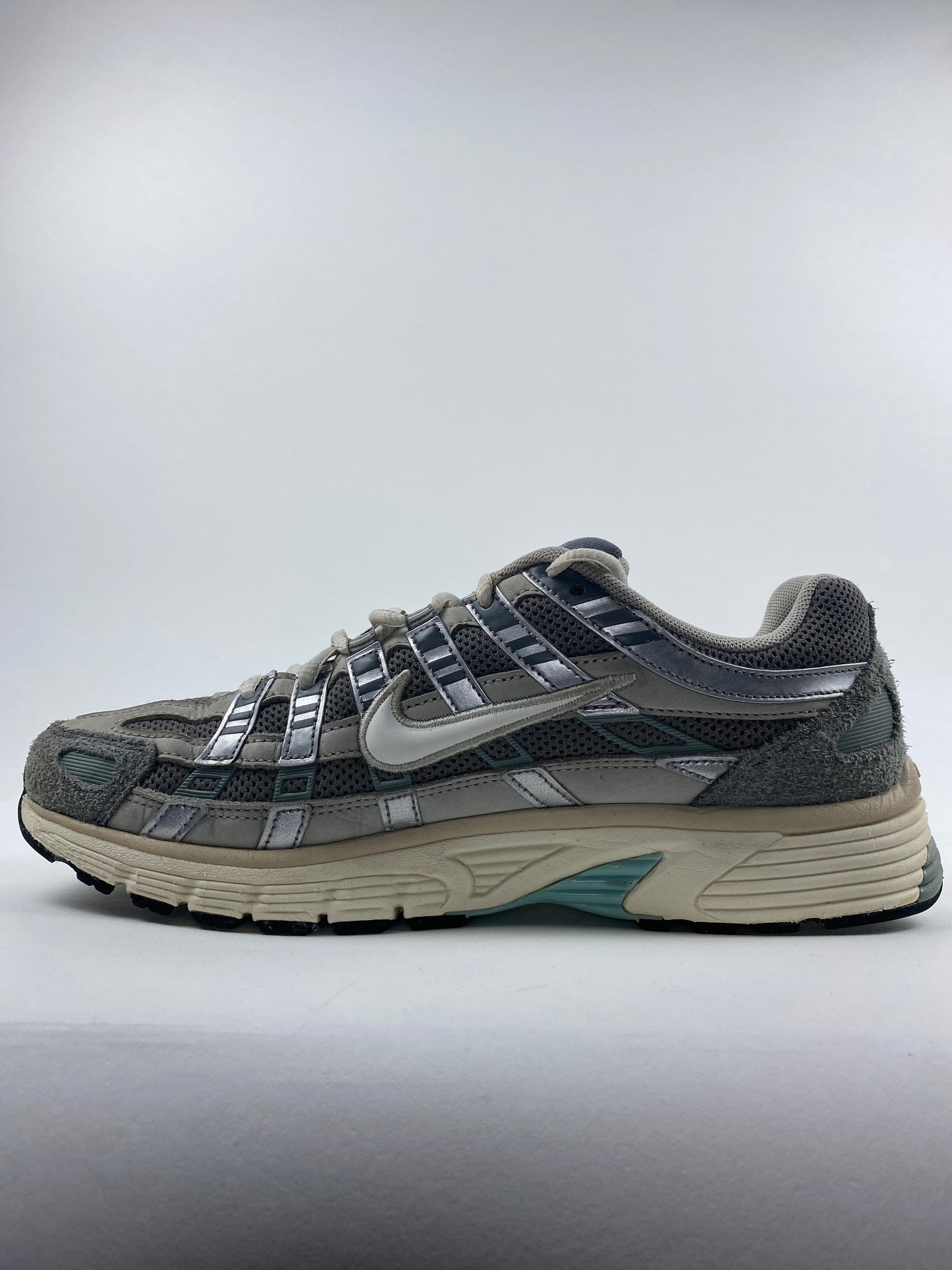 Nike P-6000 Flat Pewter (Taille 42,5)