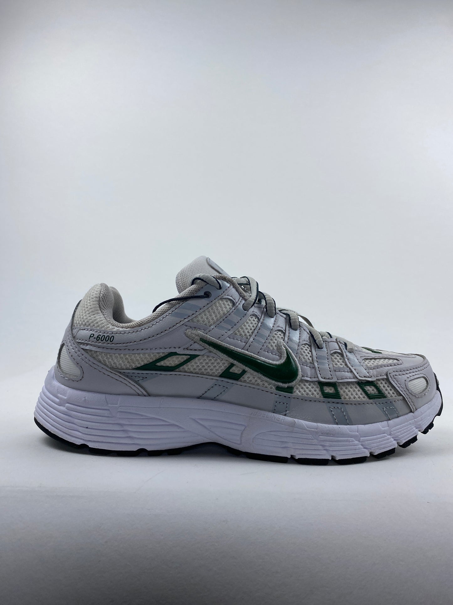 Nike P-6000 Vast Grey Fir (Taille 36,5)