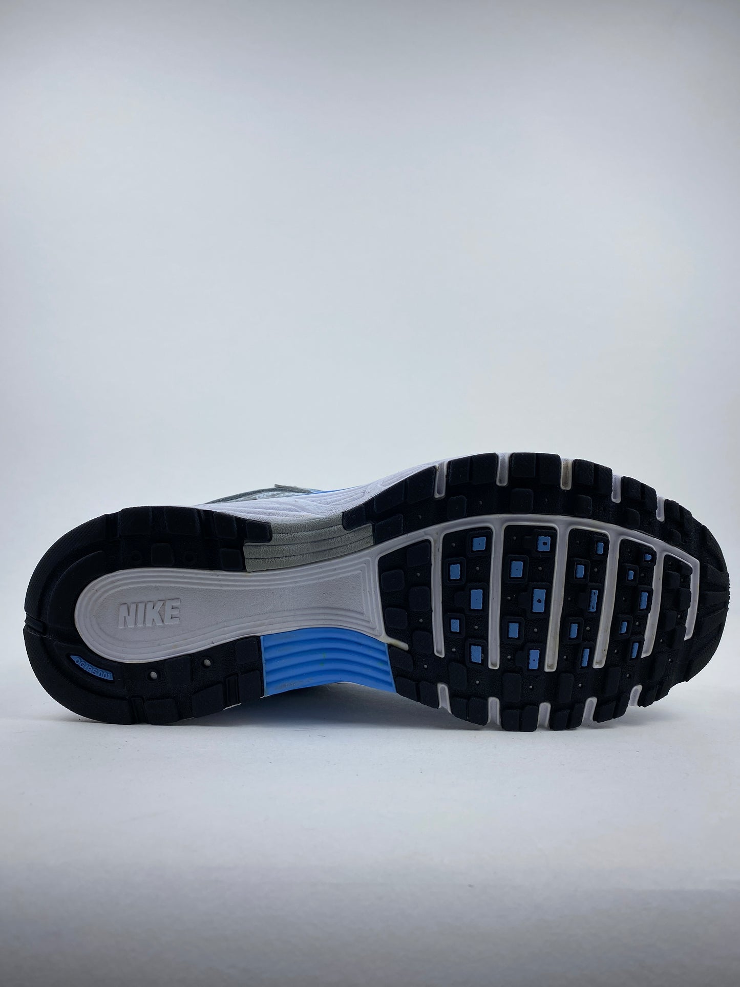 Nike P-6000 Metallic Platinum Pure Platinum Metallic Silver University Blue (Taille 41)