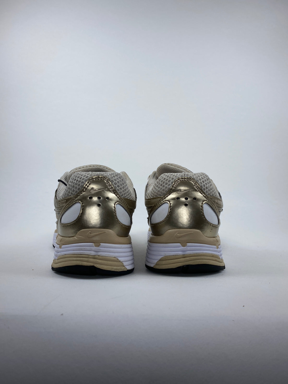 Nike P-6000 Gold (Taille 40,5)