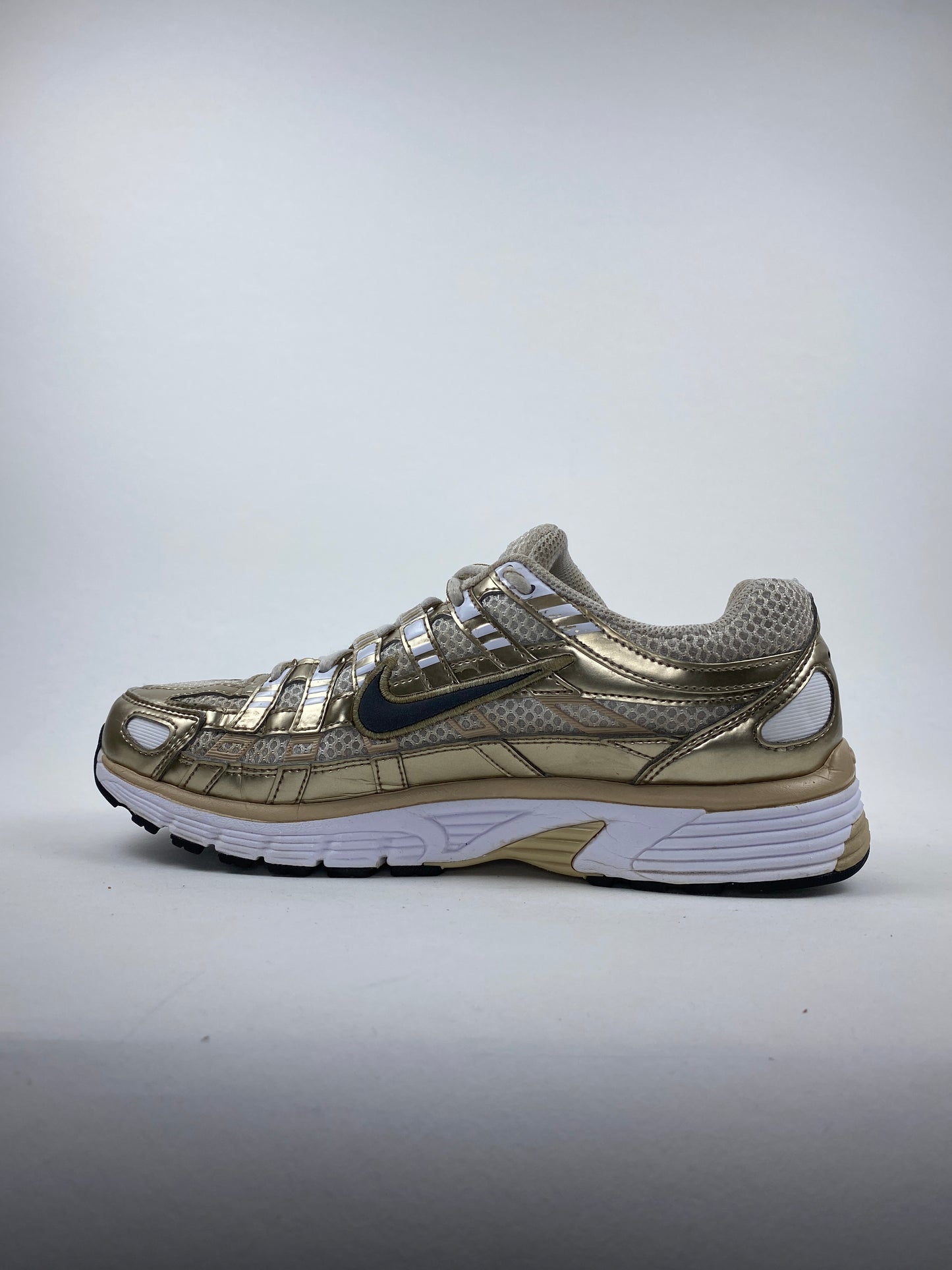 Nike P-6000 Gold (Taille 40,5)