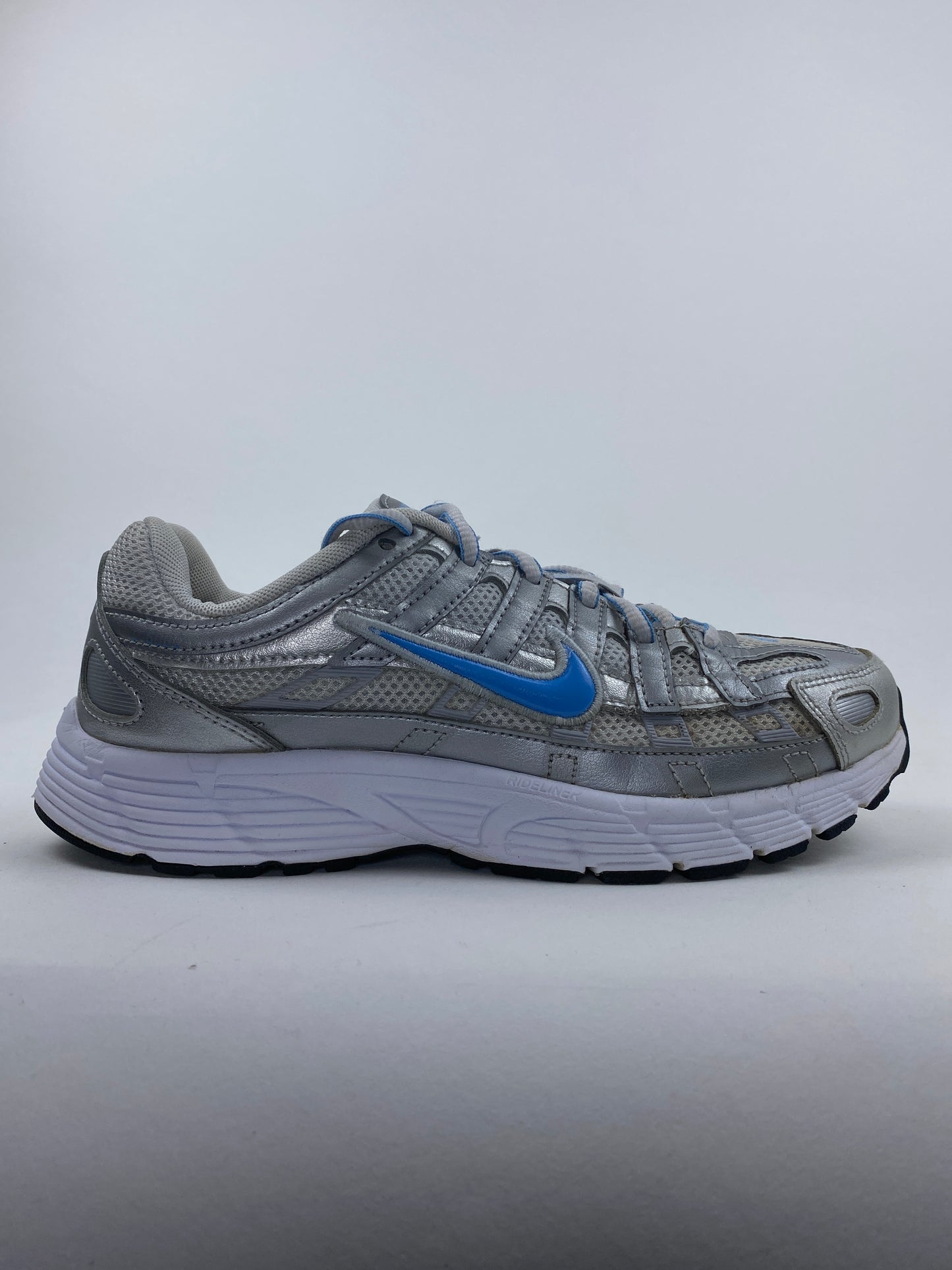 Nike P-6000 Metallic Platinum University Blue (Taille 38)