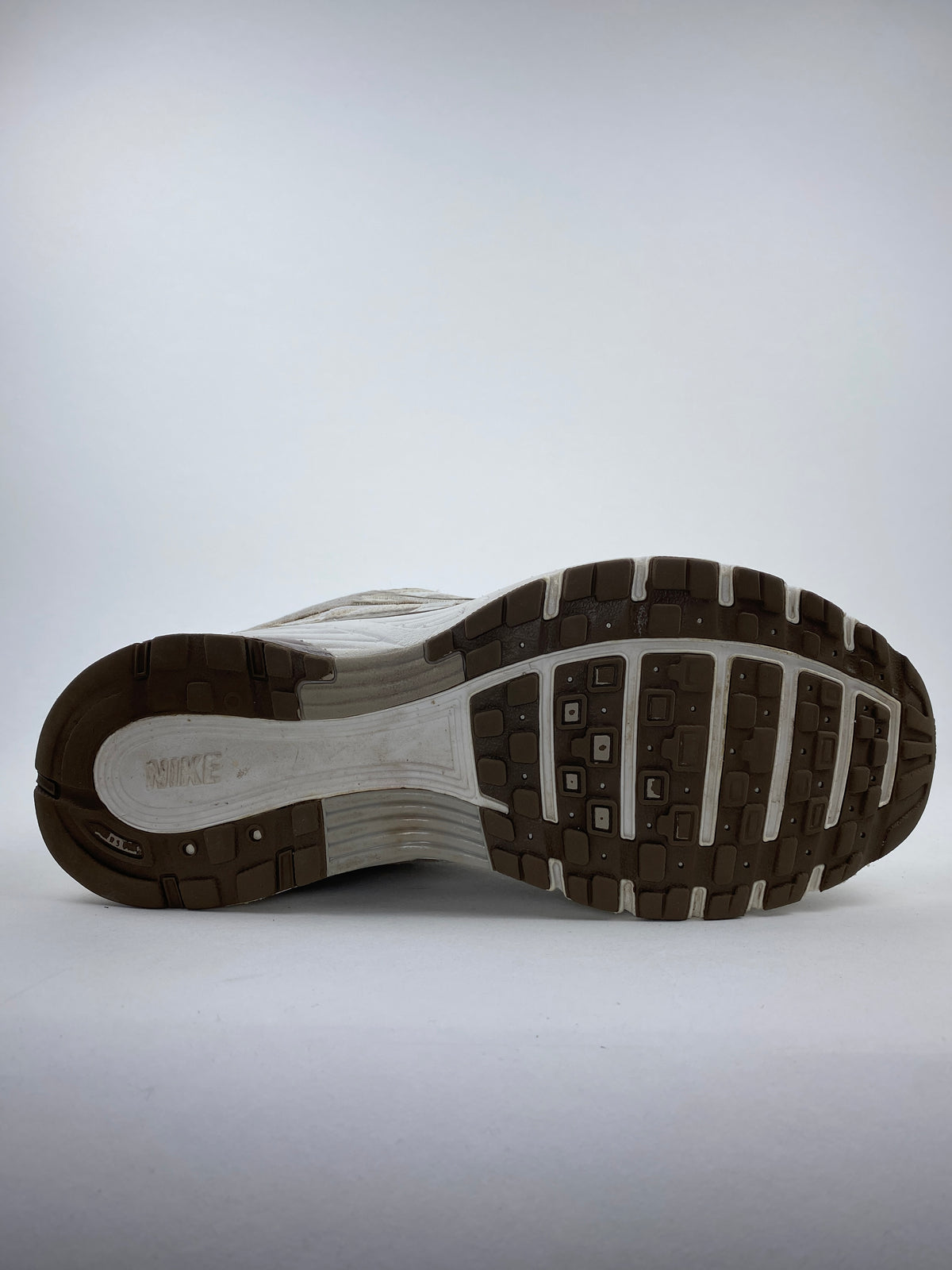 Nike P-6000 Phantom Mink Brown (Taille 40,5)