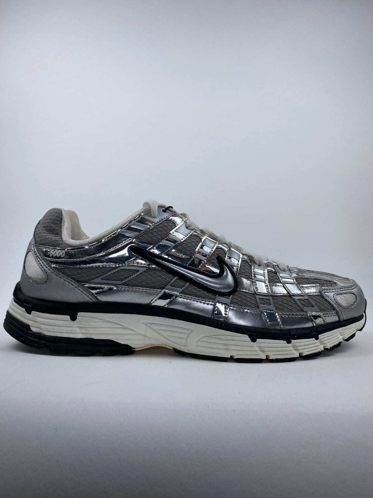 Nike P-6000 Metallic Silver (Taille 45)