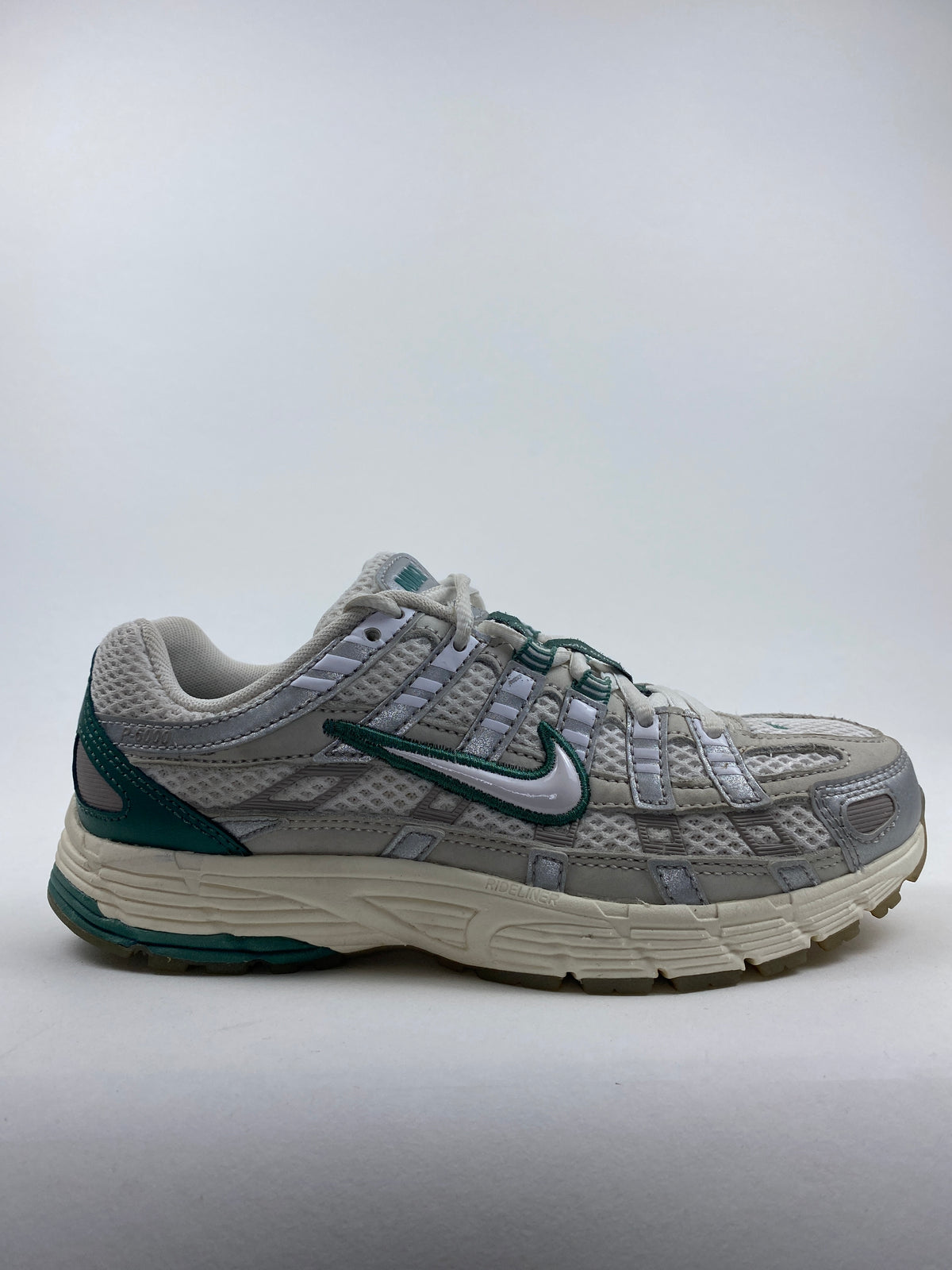 Nike P-6000 Premium Light Bone Bicoastal Green (Taille 36)