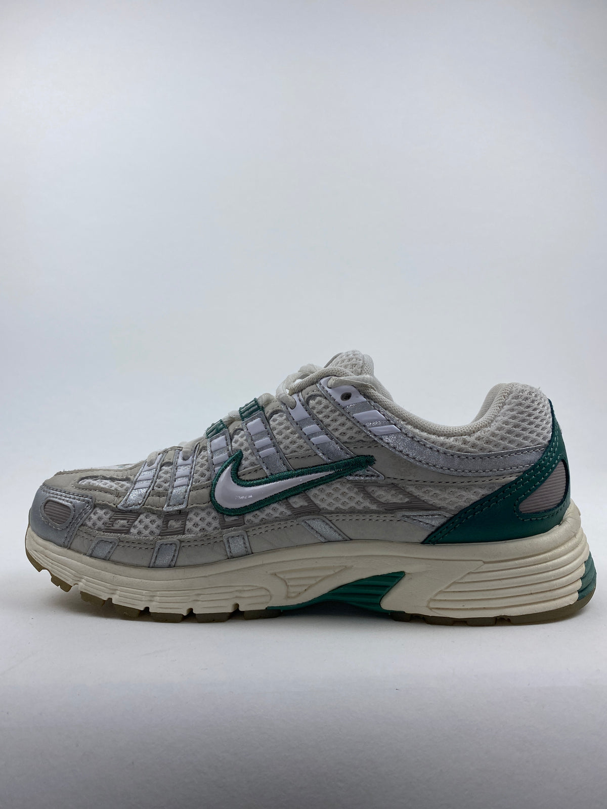 Nike P-6000 Premium Light Bone Bicoastal Green (Taille 36)