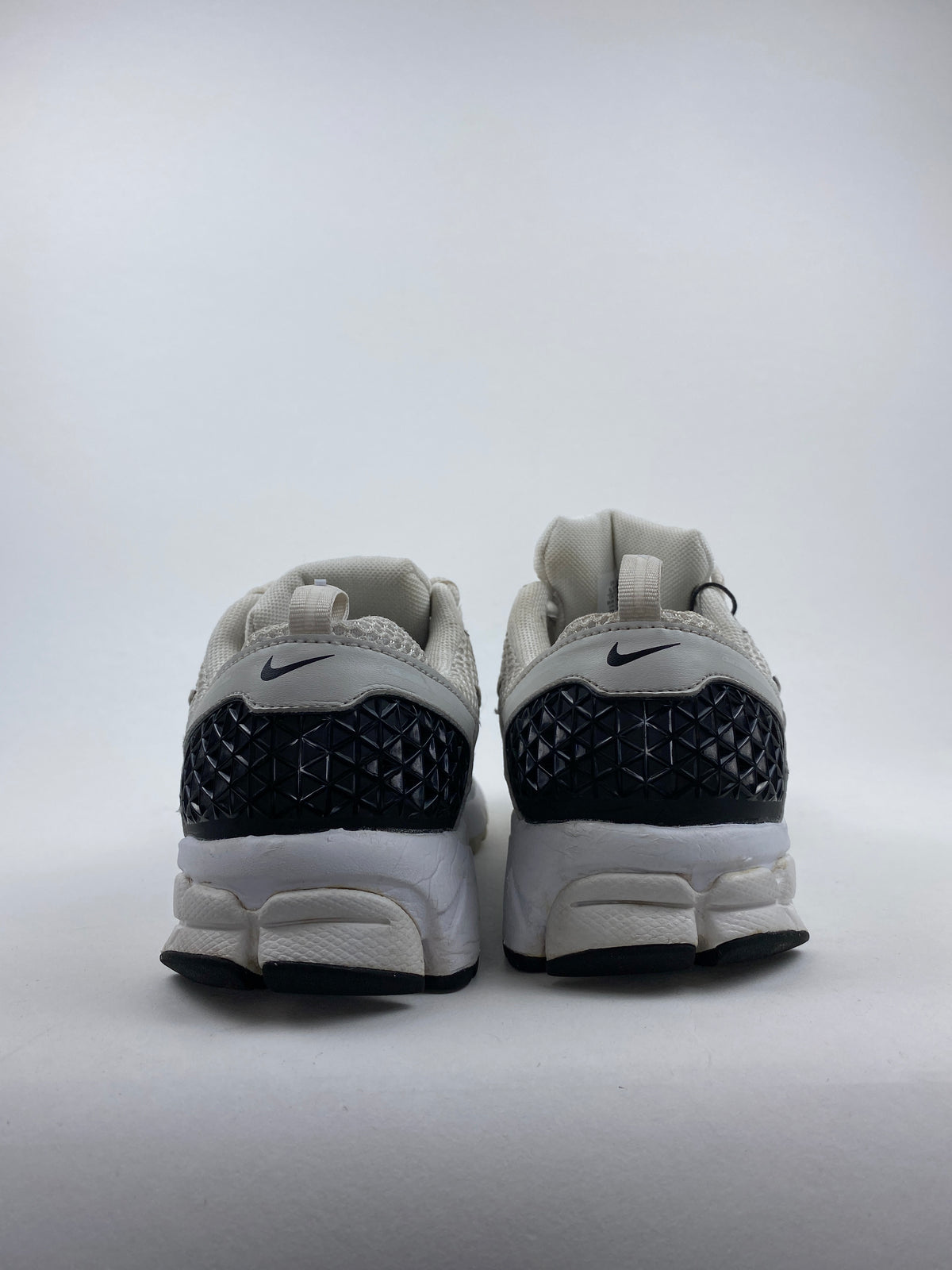 Nike Zoom Vomero 5 Metallic Platinum Black (Taille 38)