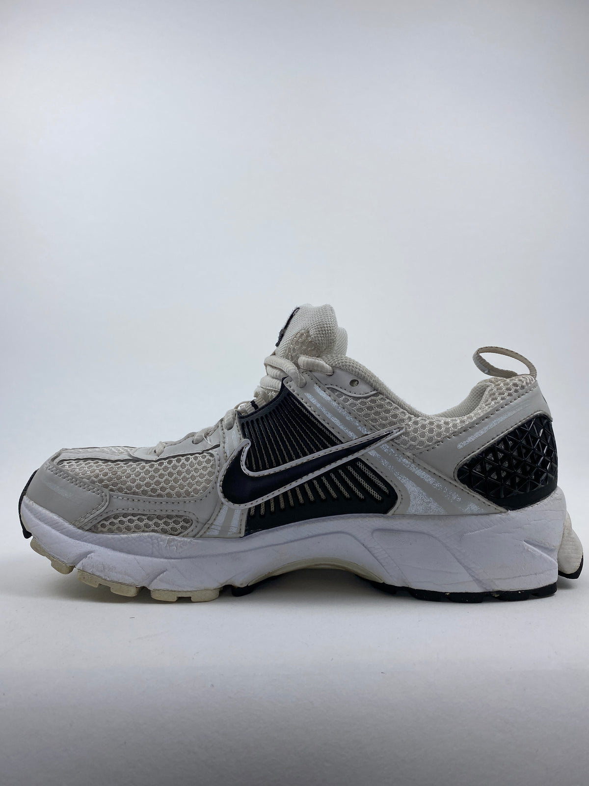 Nike Zoom Vomero 5 Metallic Platinum Black (Taille 38)