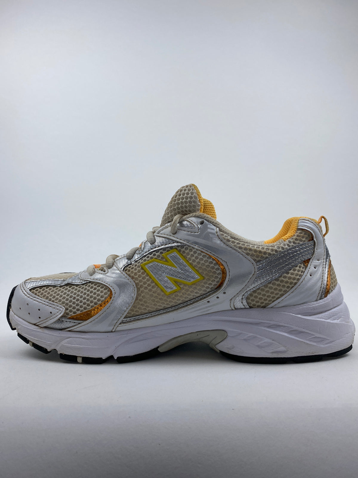 New Balance 530 White Vibrant Apricot Silver Metallic (Taille 38,5)