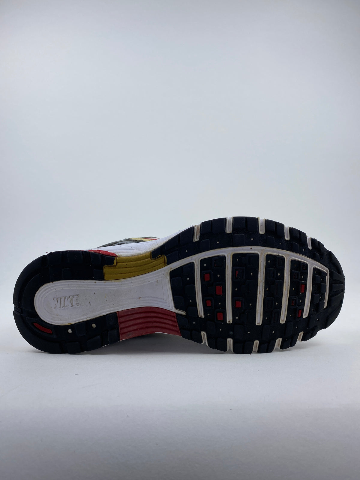 Nike P-6000 White Gold Red (Taille 38,5)