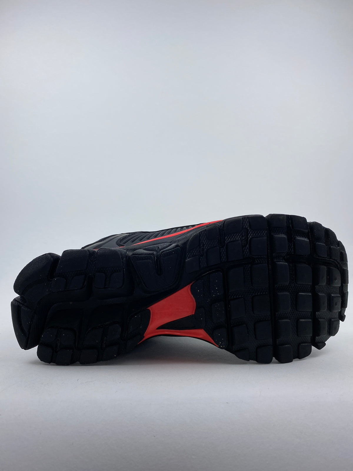 Nike Zoom Vomero 5 Black Metallic University Red (Taille 36)