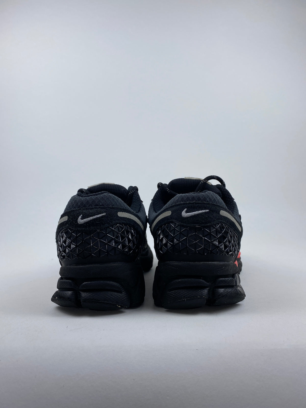Nike Zoom Vomero 5 Black Metallic University Red (Taille 36)