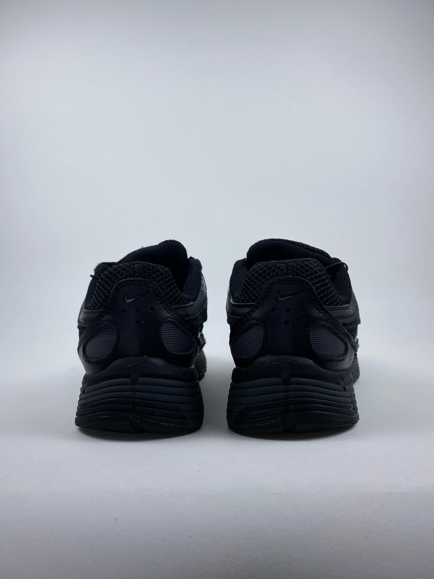 Nike P-6000 Premium Triple Black (Taille 40)