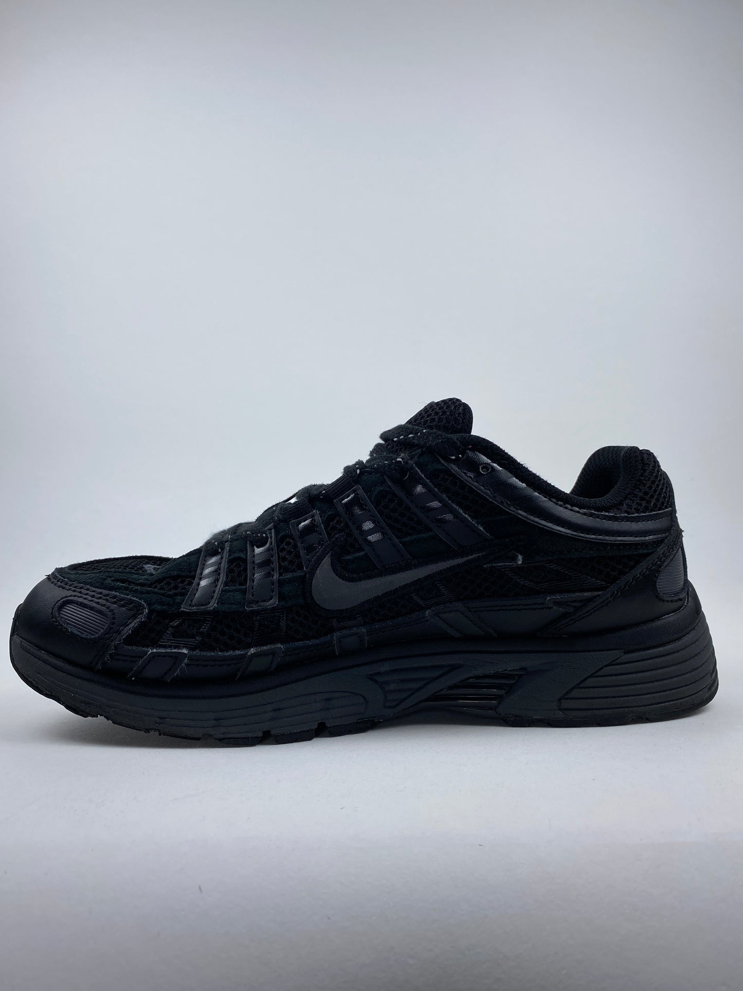 Nike P-6000 Premium Triple Black (Taille 40)