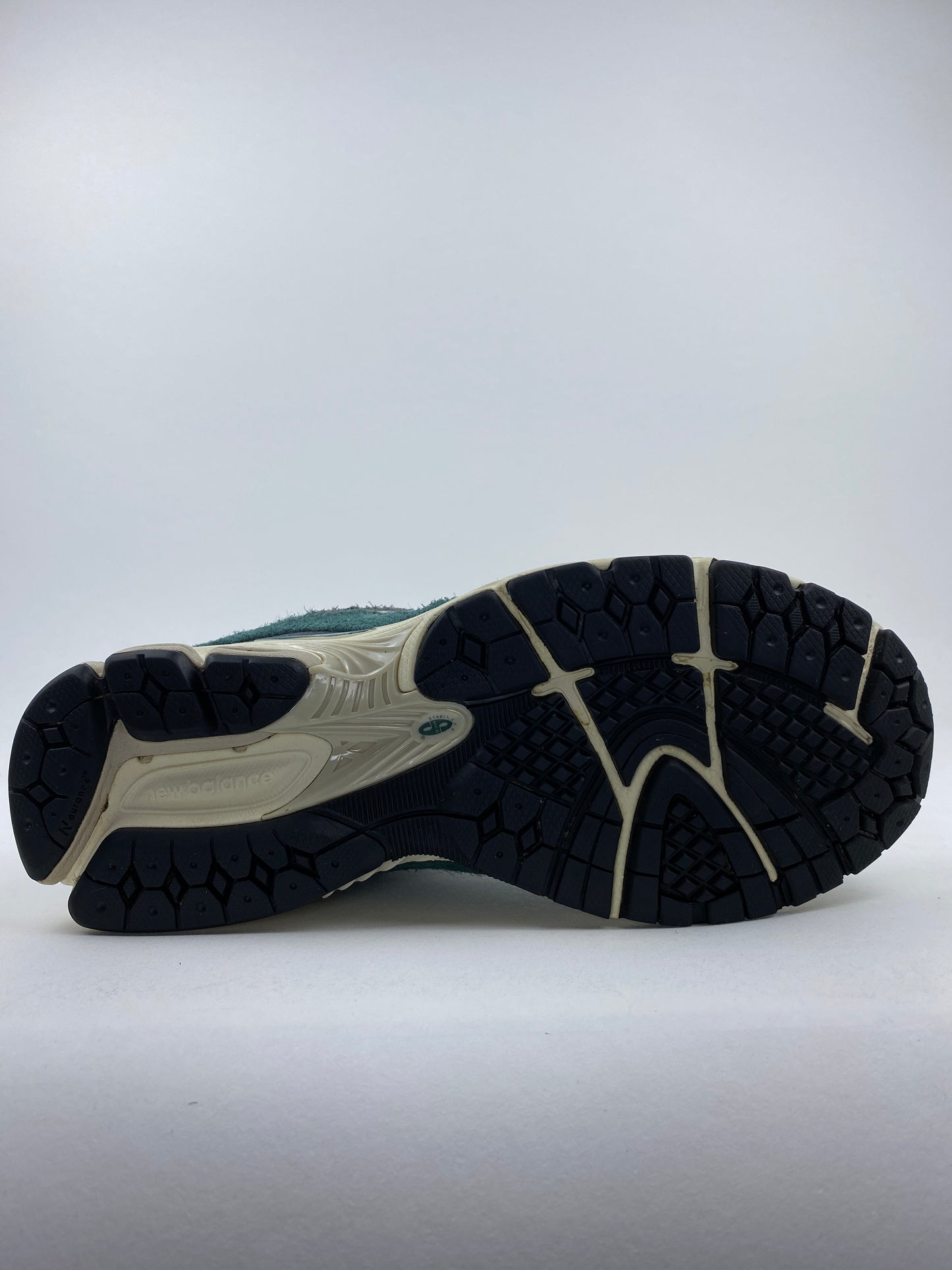 New Balance 2002R New Spruce Magnet (Taille 40,5)