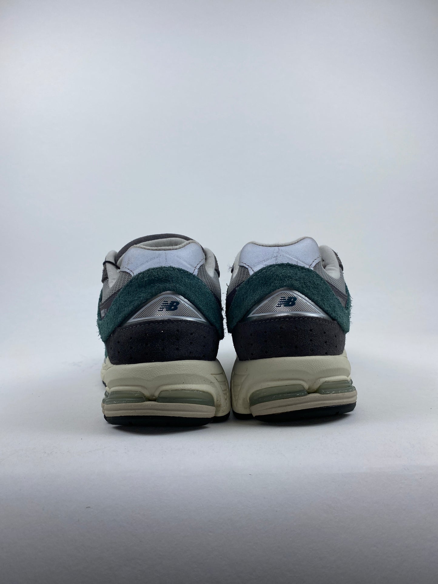New Balance 2002R New Spruce Magnet (Taille 40,5)