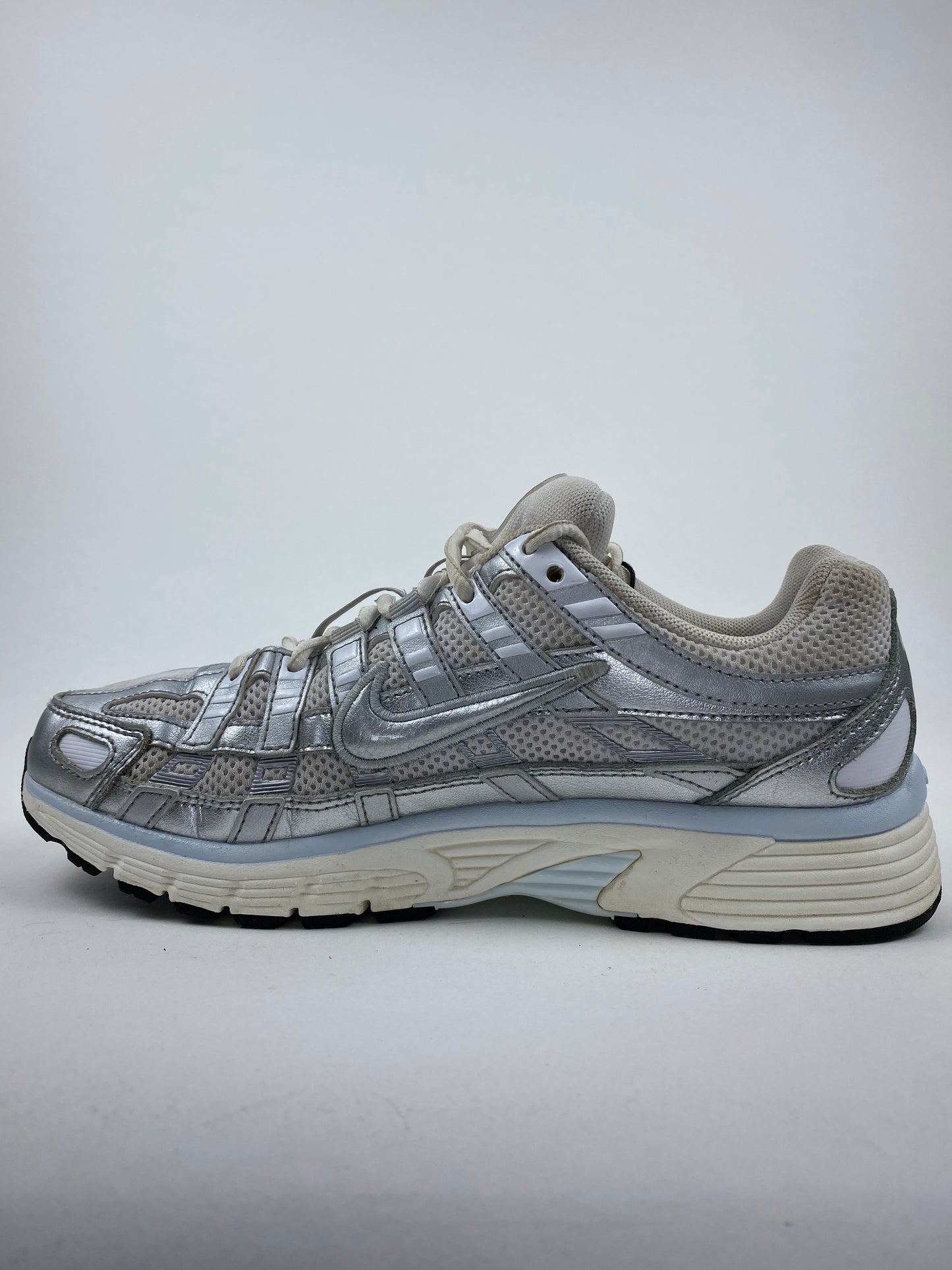 Nike P-6000 White Blue Tint Sail Metallic Silver (Taille 37,5)