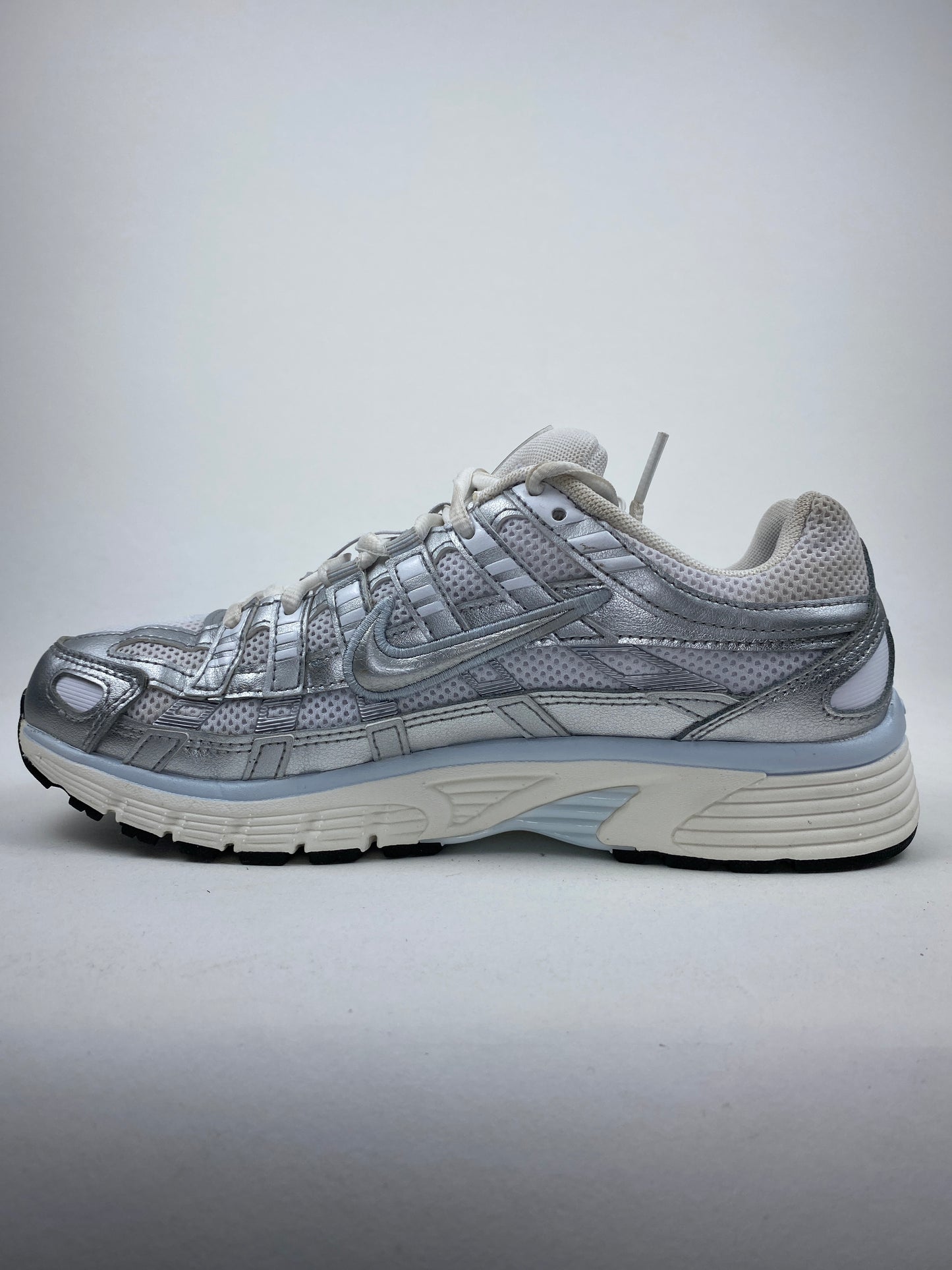 Nike P-6000 White Blue Tint Sail Metallic Silver (Taille 38)
