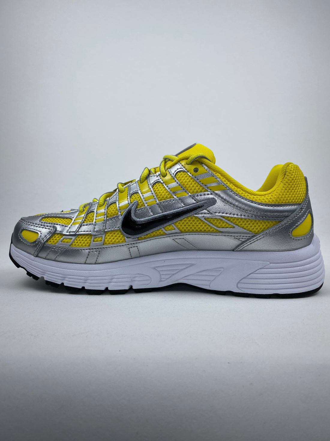 Nike P-6000 Lightning Metallic Silver