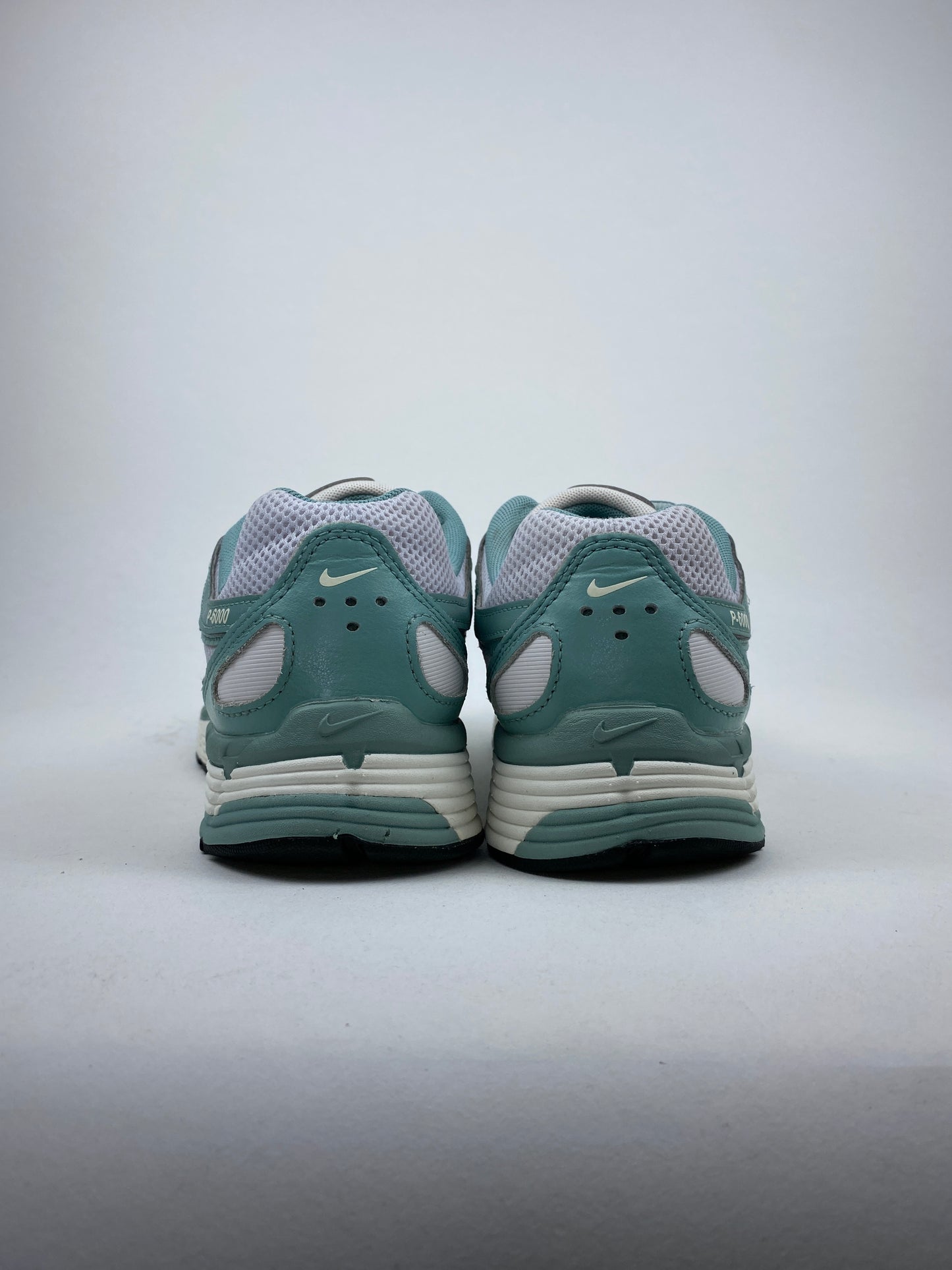 Nike P-6000 Cannon Pearl Platinum (Taille 40)