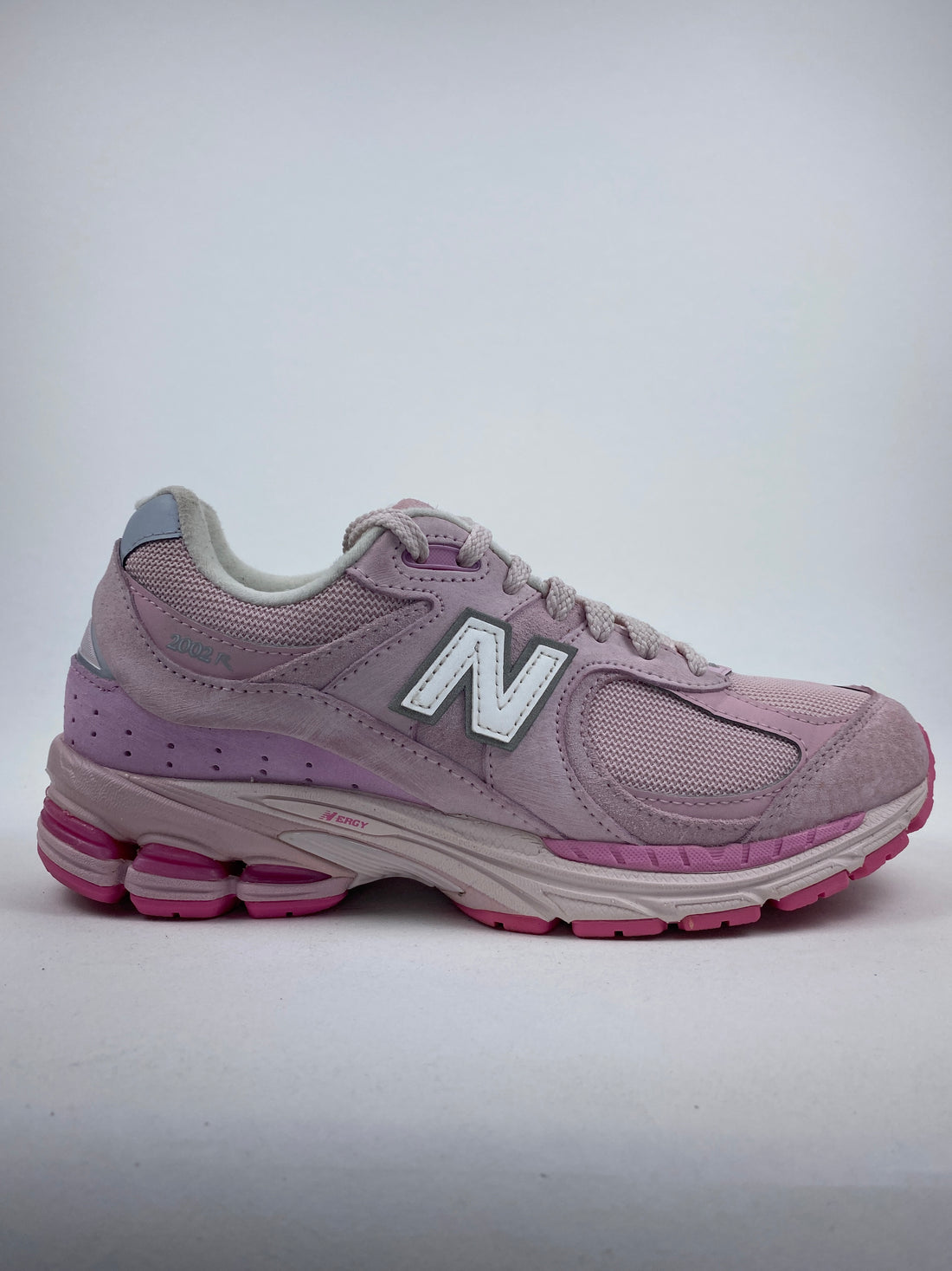 New Balance 2002R Rose