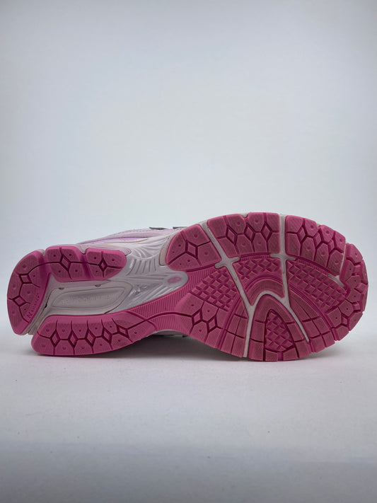 New Balance 2002R Rose (Taille 38,5)