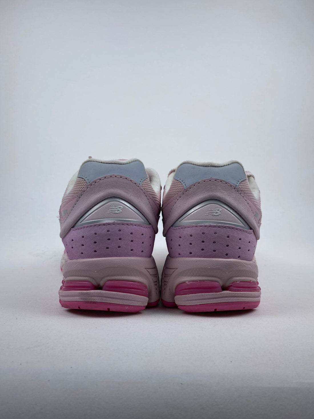 New Balance 2002R Rose