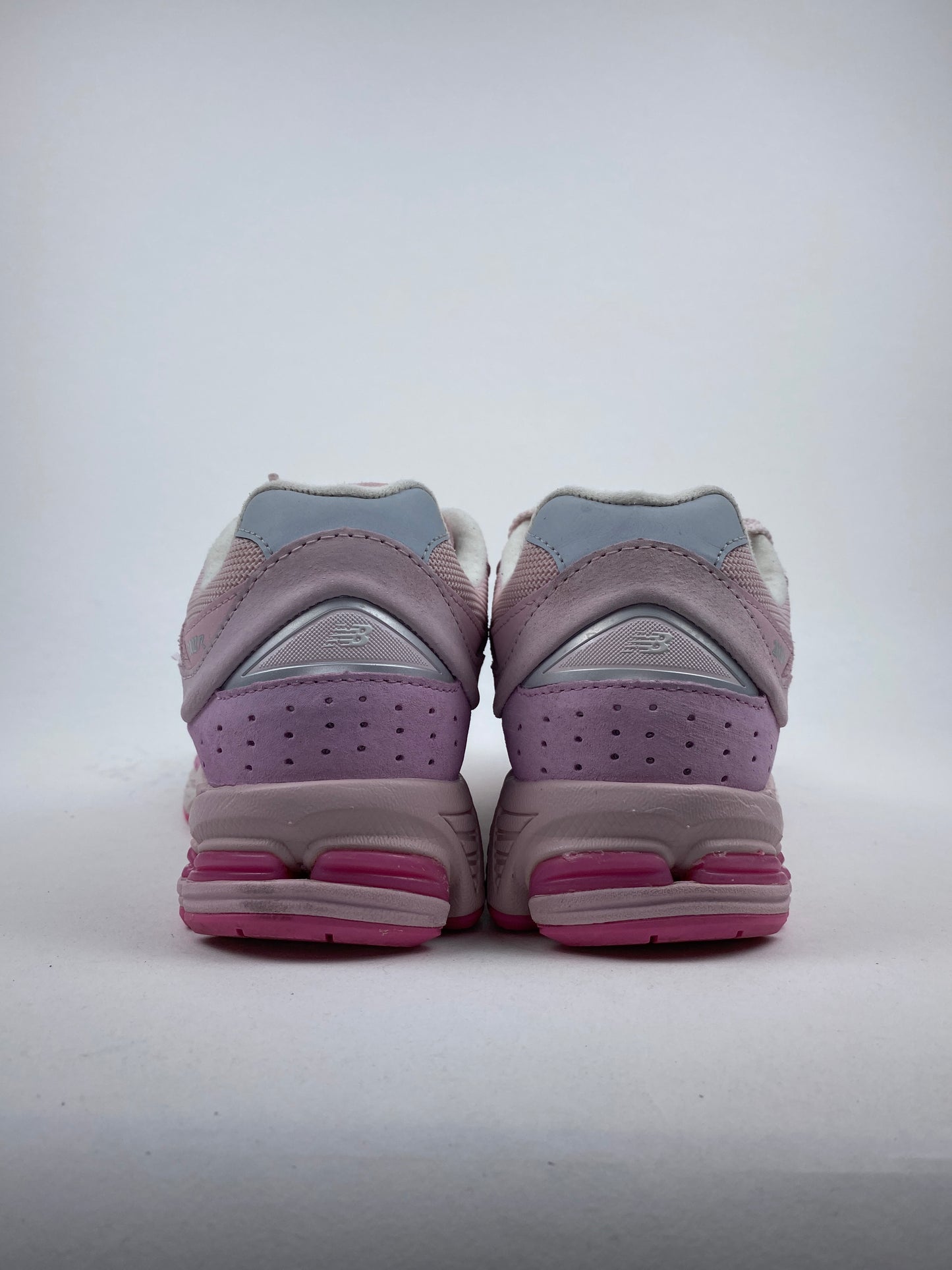New Balance 2002R Rose (Taille 38,5)