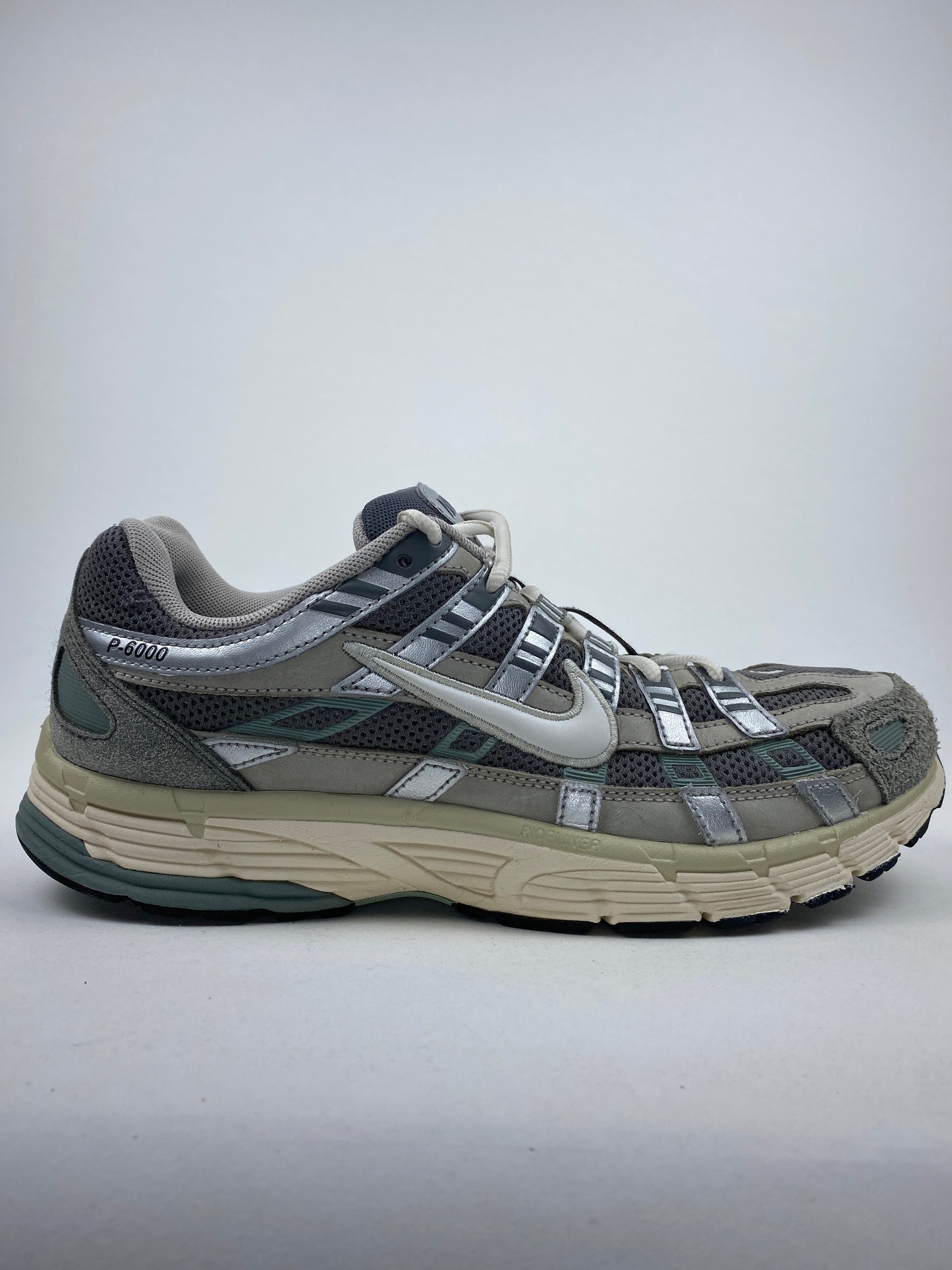 Nike P-6000 Flat Pewter (Taille 40,5)