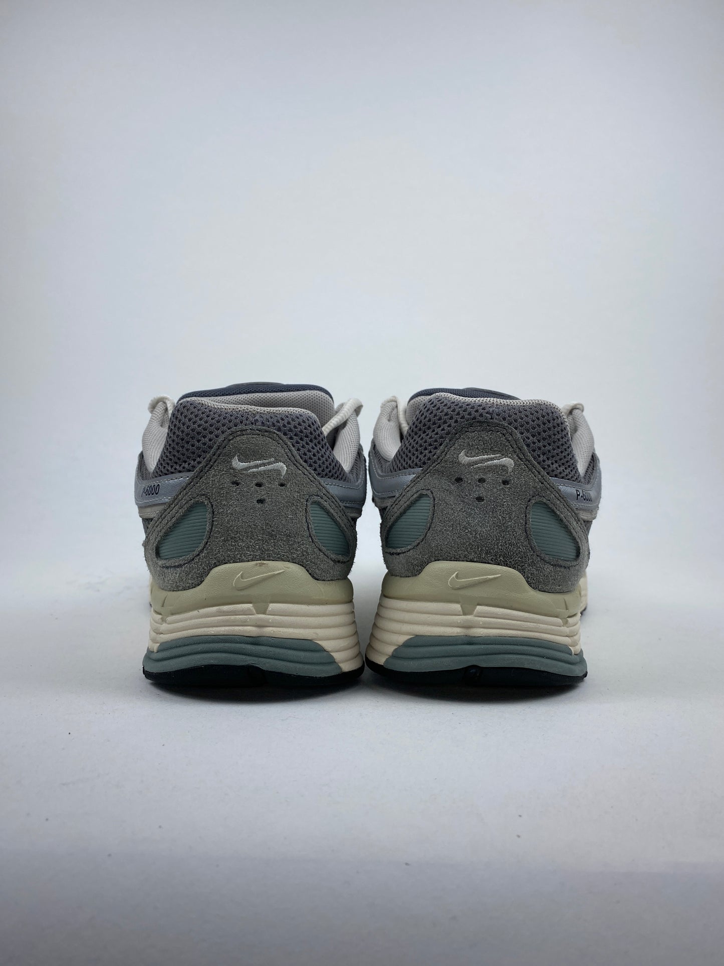 Nike P-6000 Flat Pewter (Taille 40,5)