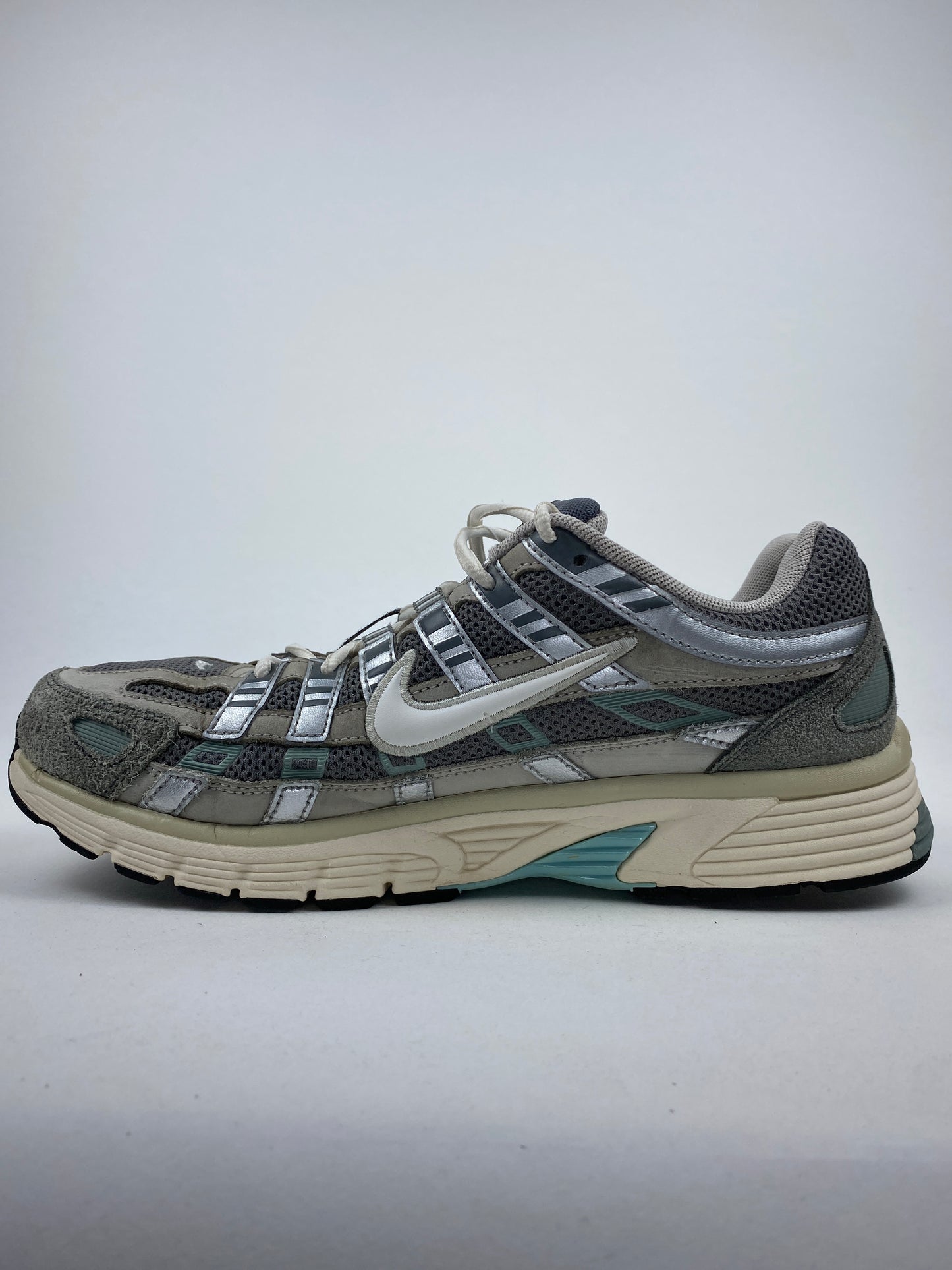 Nike P-6000 Flat Pewter (Taille 40,5)