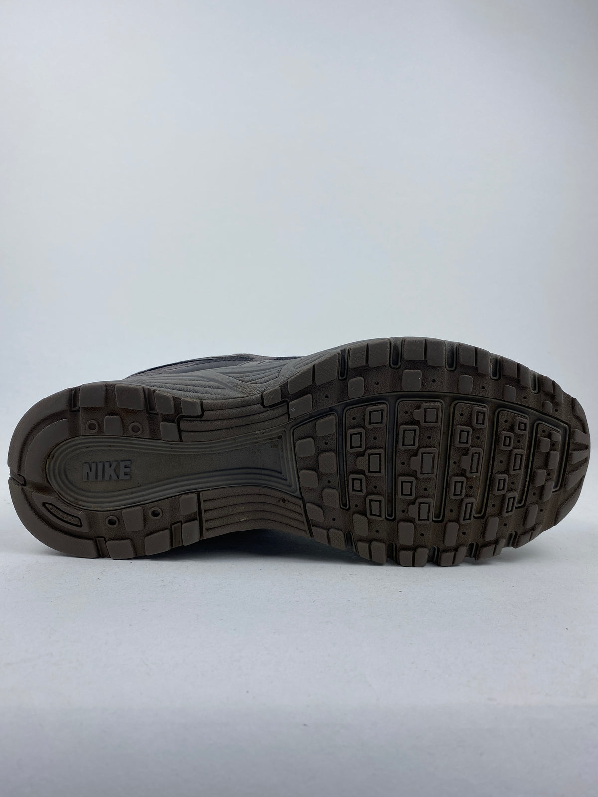 Nike P-6000 Cave Stone ( Taille 37,5 )