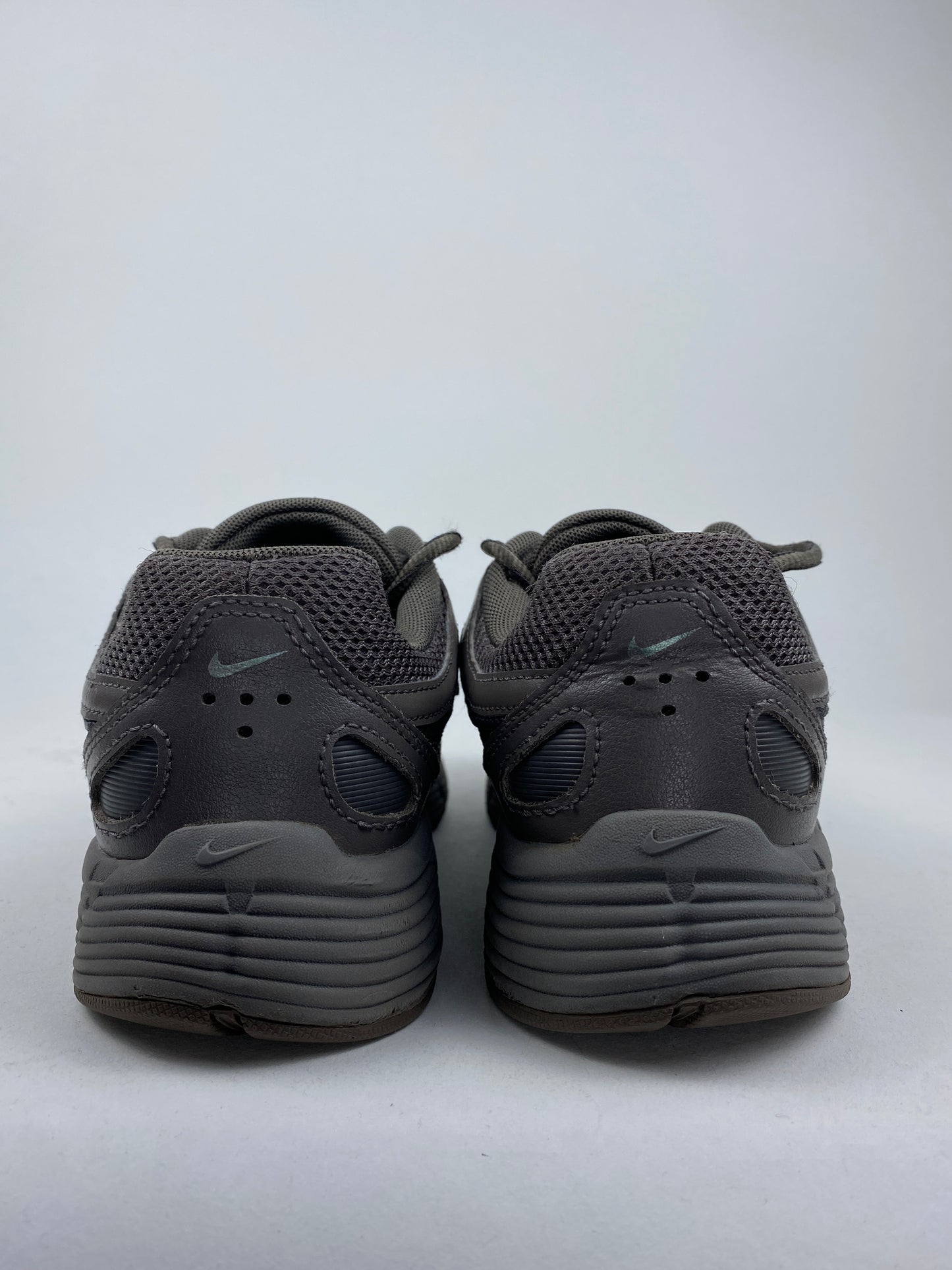 Nike P-6000 Cave Stone ( Taille 37,5 )