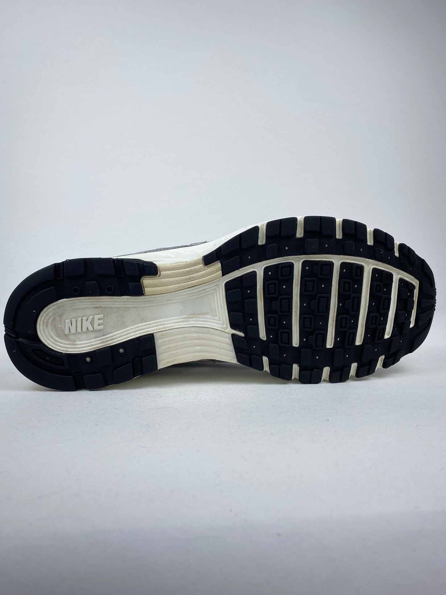 Nike P-6000 Metallic Silver ( Taille 43 )