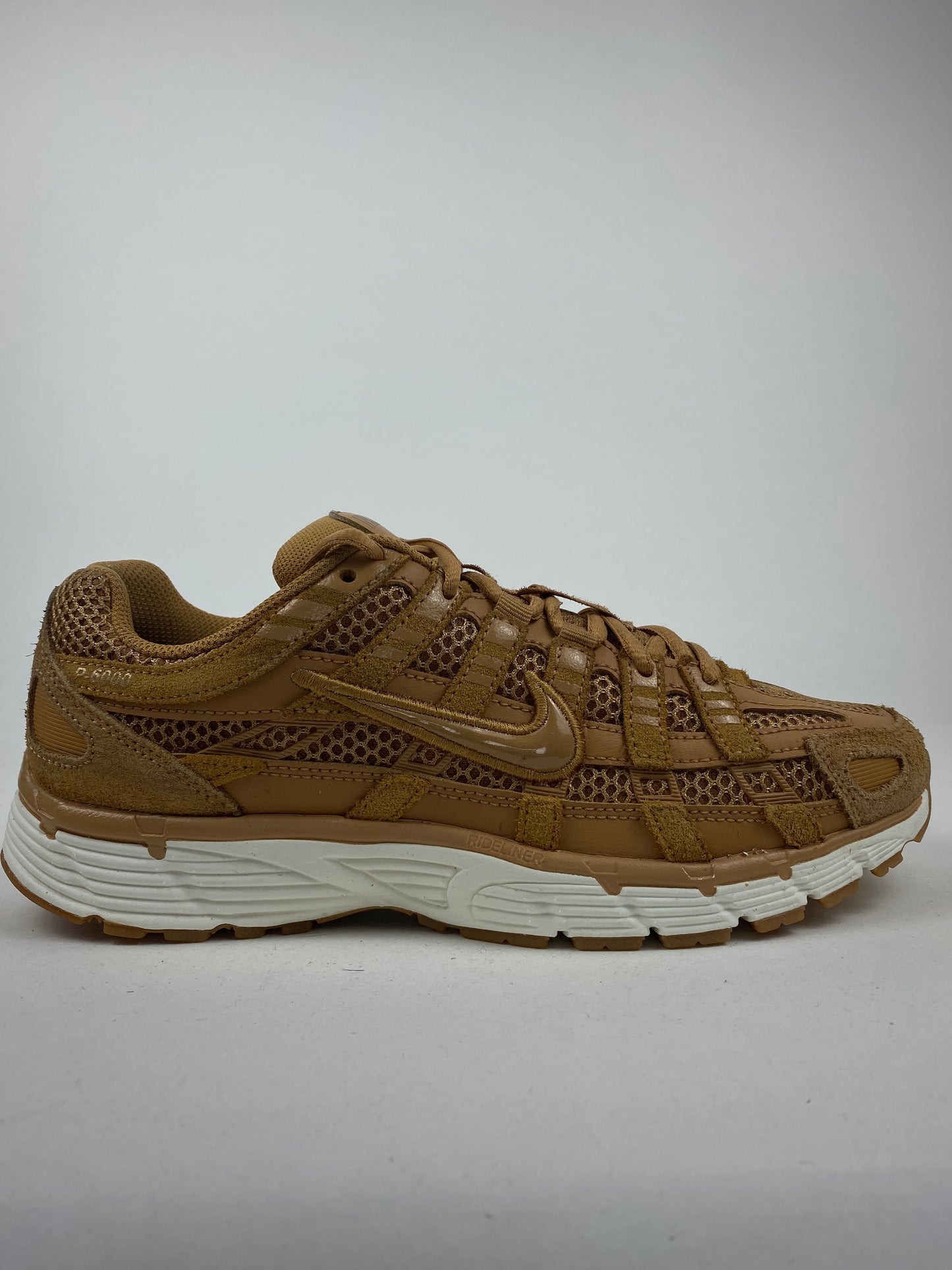 Nike P-6000 SE Flax Metallic Gold Sail ( Taille 39 )