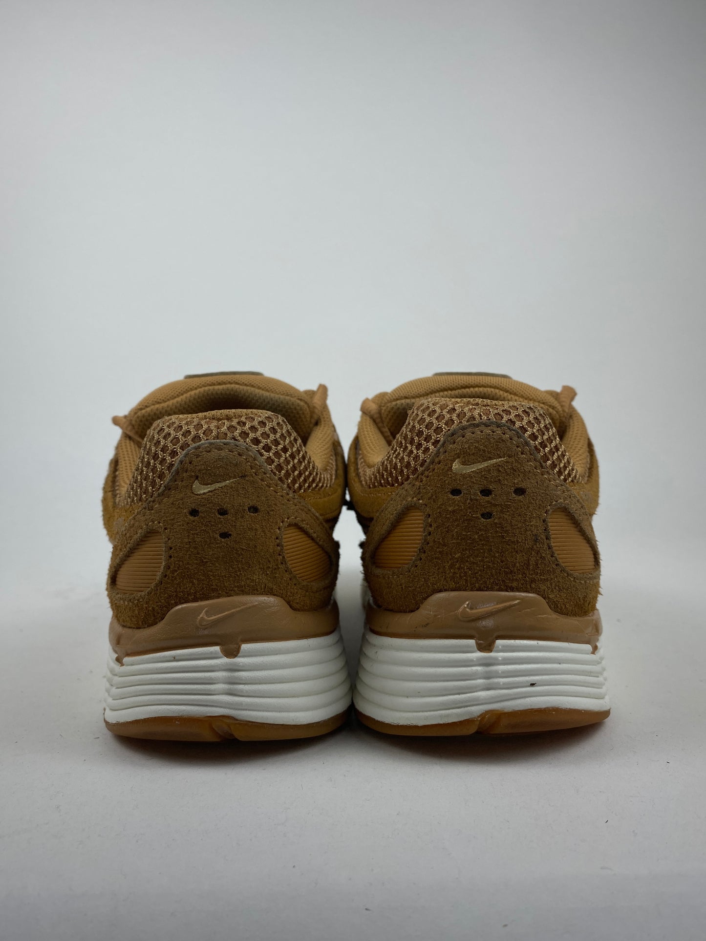 Nike P-6000 SE Flax Metallic Gold Sail ( Taille 39 )