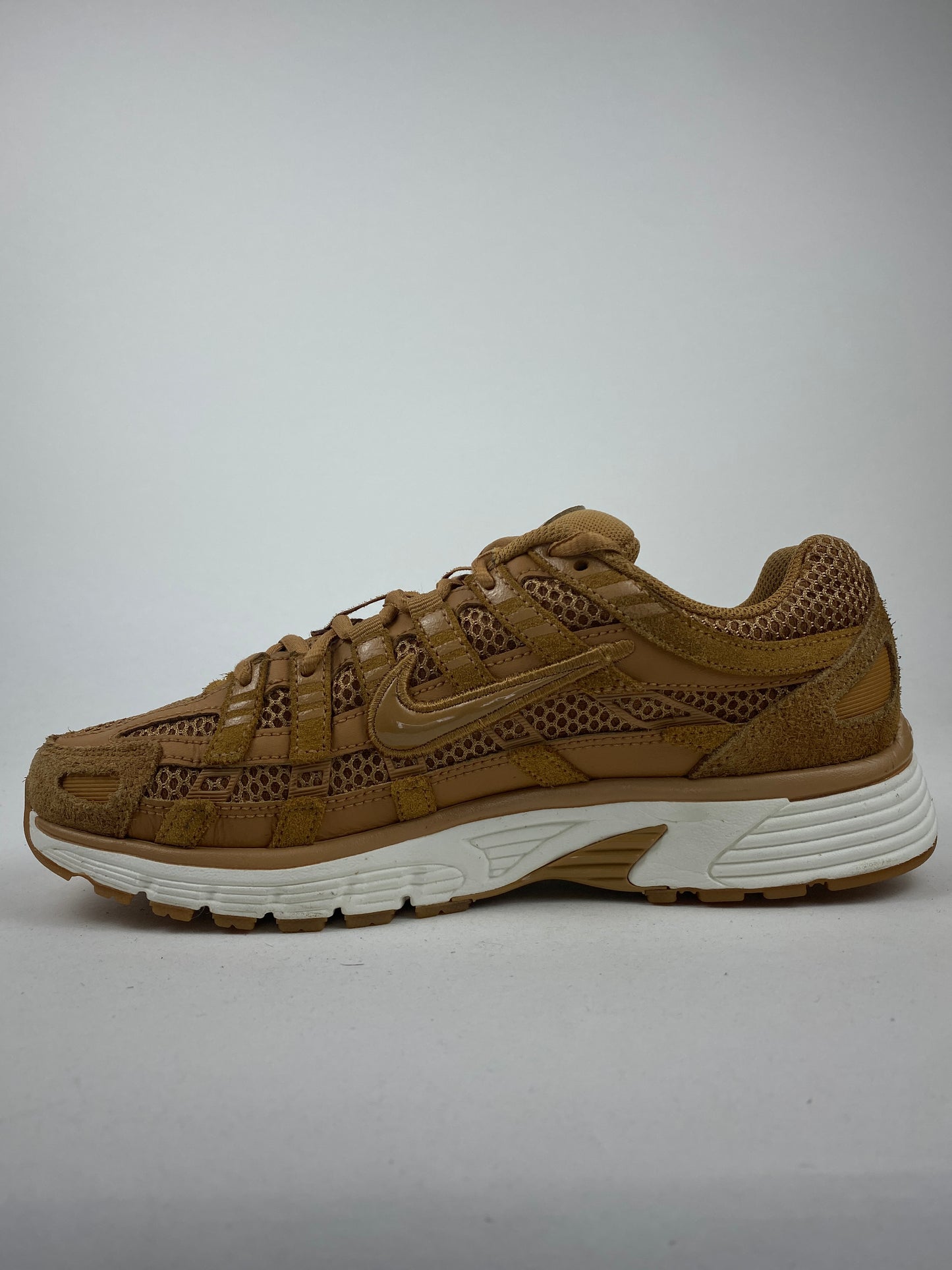 Nike P-6000 SE Flax Metallic Gold Sail ( Taille 39 )