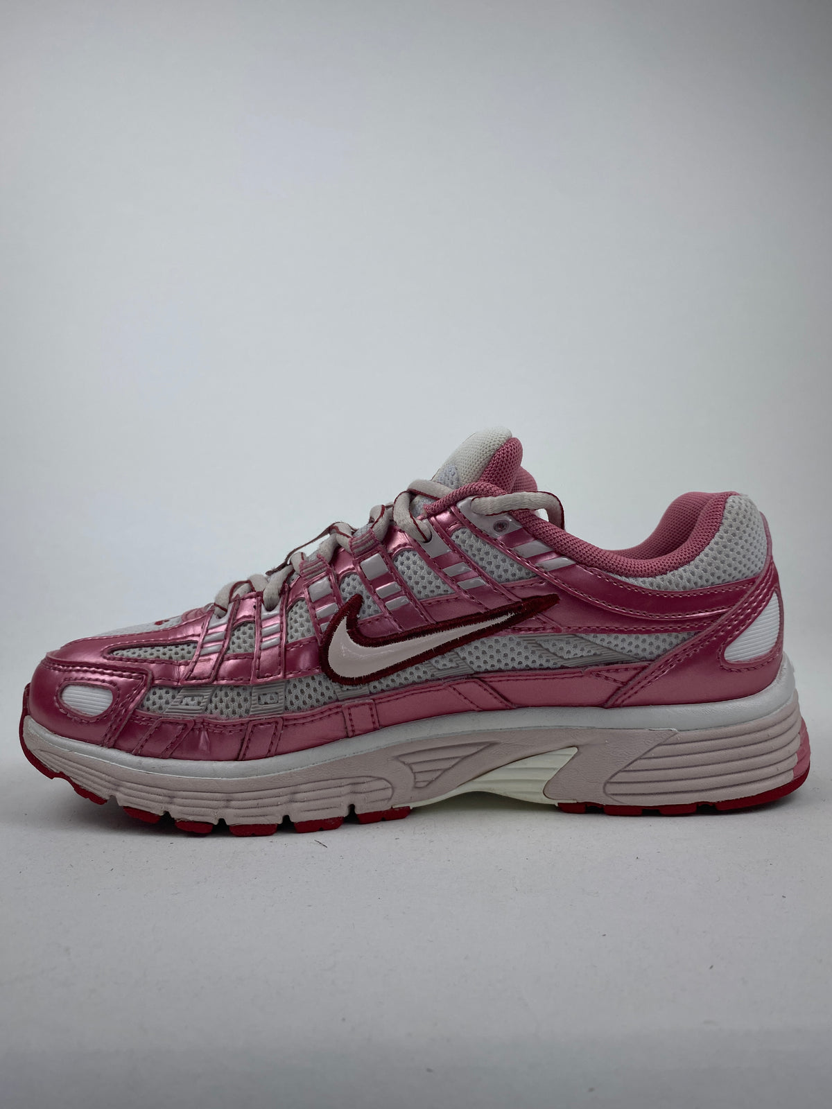 Nike P-6000 White Silt Red Peony ( Taille 36,5 )