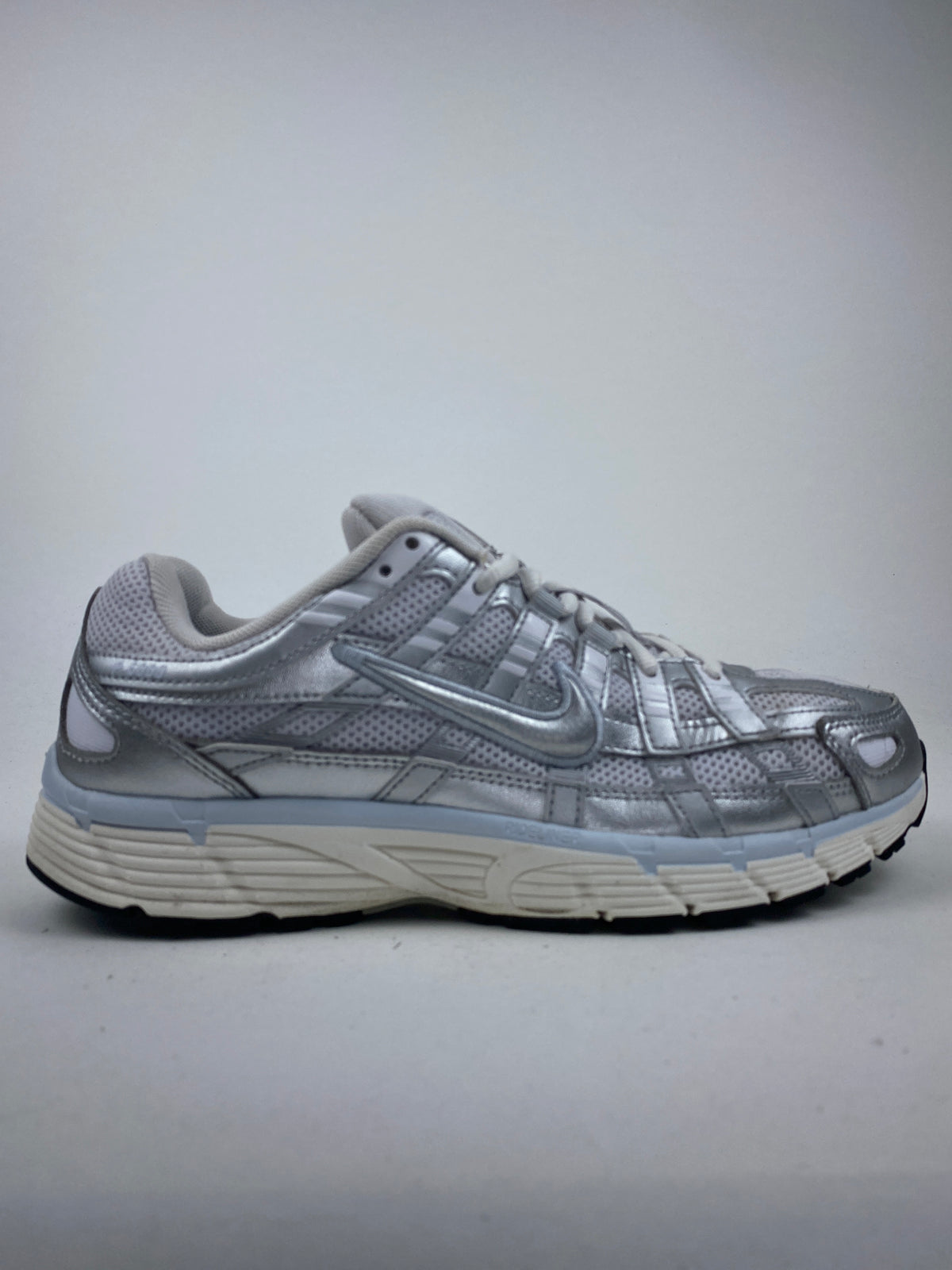 Nike P-6000 White Blue Tint Sail Metallic Silver ( Taille 39 )